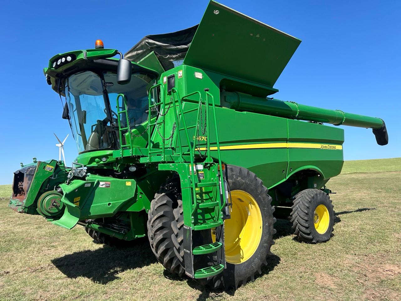 2016 John Deere S670