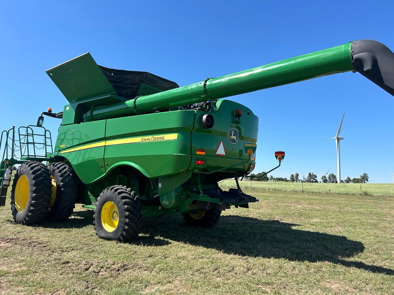 2016 John Deere S670