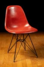Vintage Herman-Miller Eames Chair in Red 7