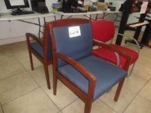LOT 4) OFFICE WAITING CHAIRS.