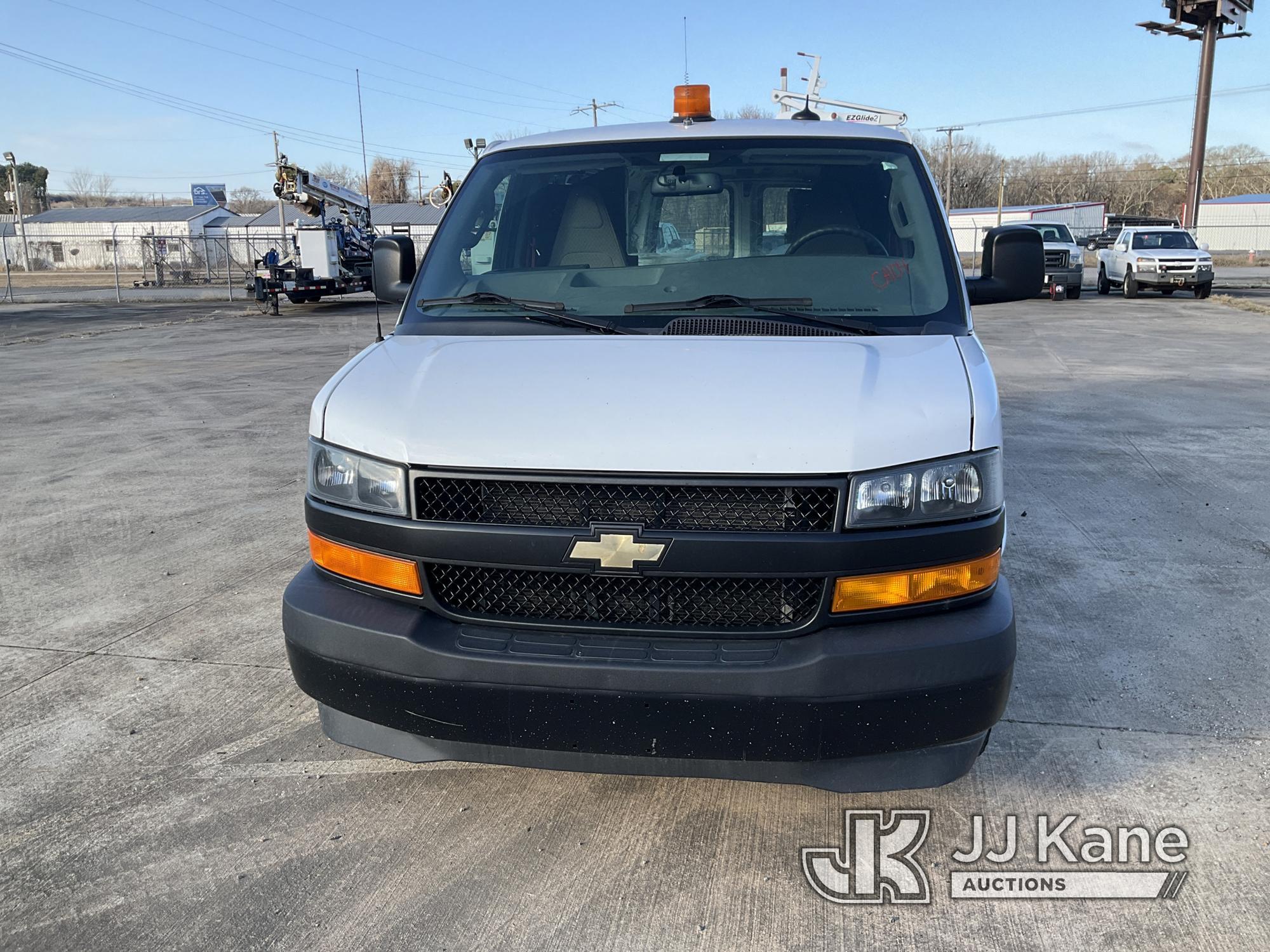 (Conway, AR) 2018 Chevrolet Express G3500 Cargo Van Runs & Moves) (ABS and Traction Control Lights O