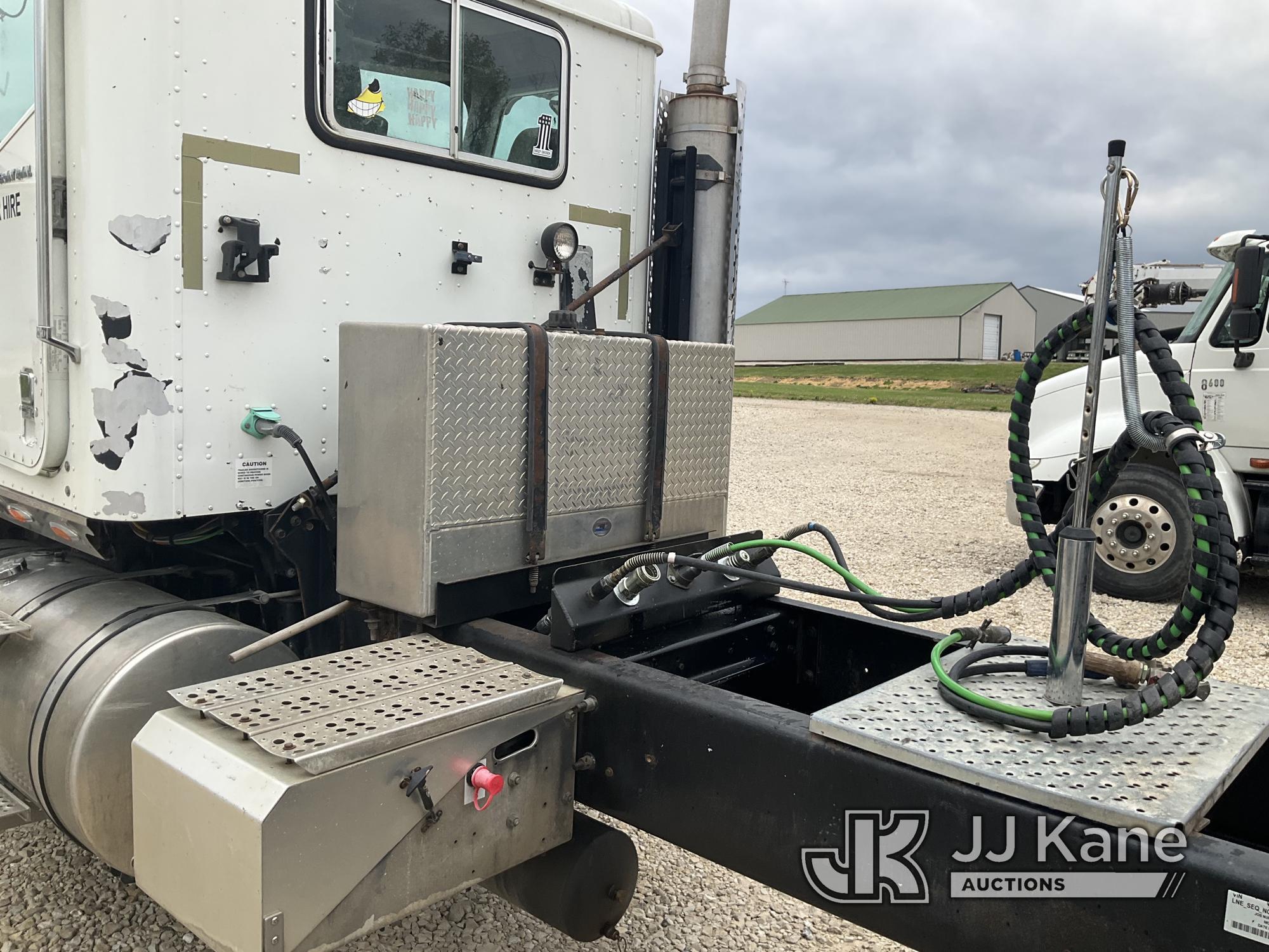 (Tipton, MO) 2007 International 5900i T/A Truck Tractor Runs and Moves) (Check Engine Light On