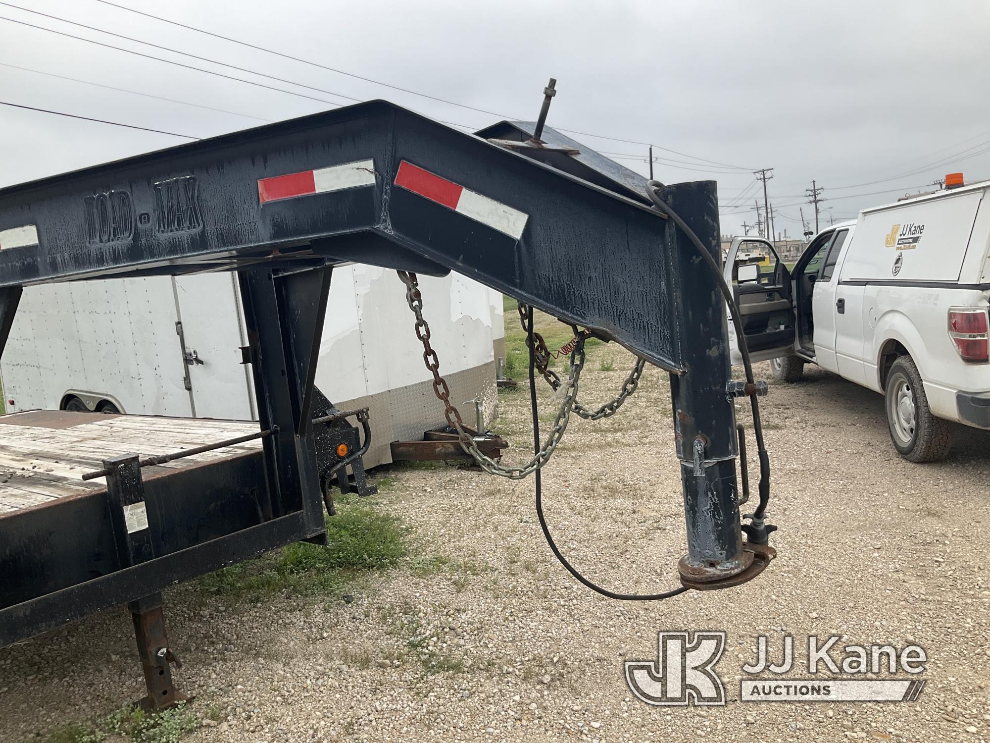 (Waxahachie, TX) 2007 Big Tex T/A Goose Neck Equipment Trailer