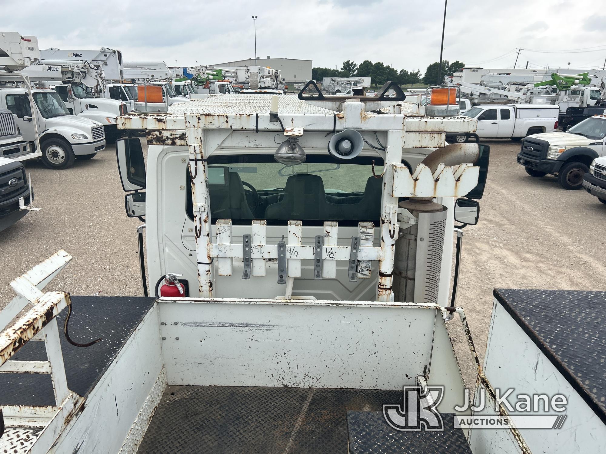 (Waxahachie, TX) 2005 International 4400 Utility Truck Runs & Moves, Upper Removed, Hydraulic Lines