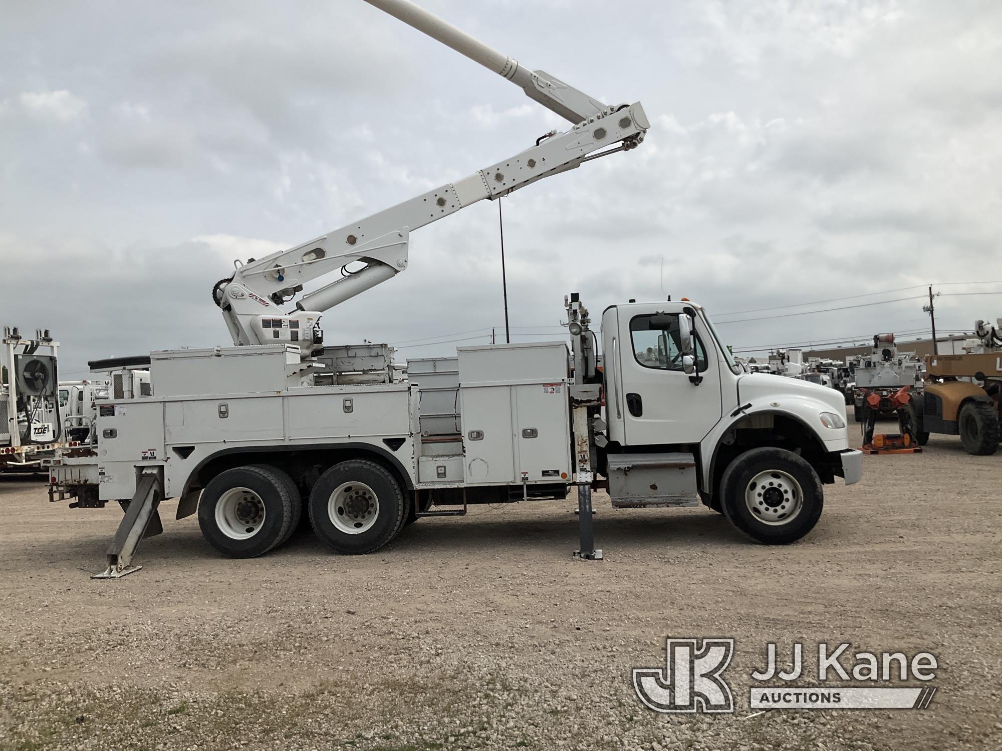 (Waxahachie, TX) Altec AM60E-MH, Over-Center Material Handling Bucket Truck rear mounted on 2016 Fre