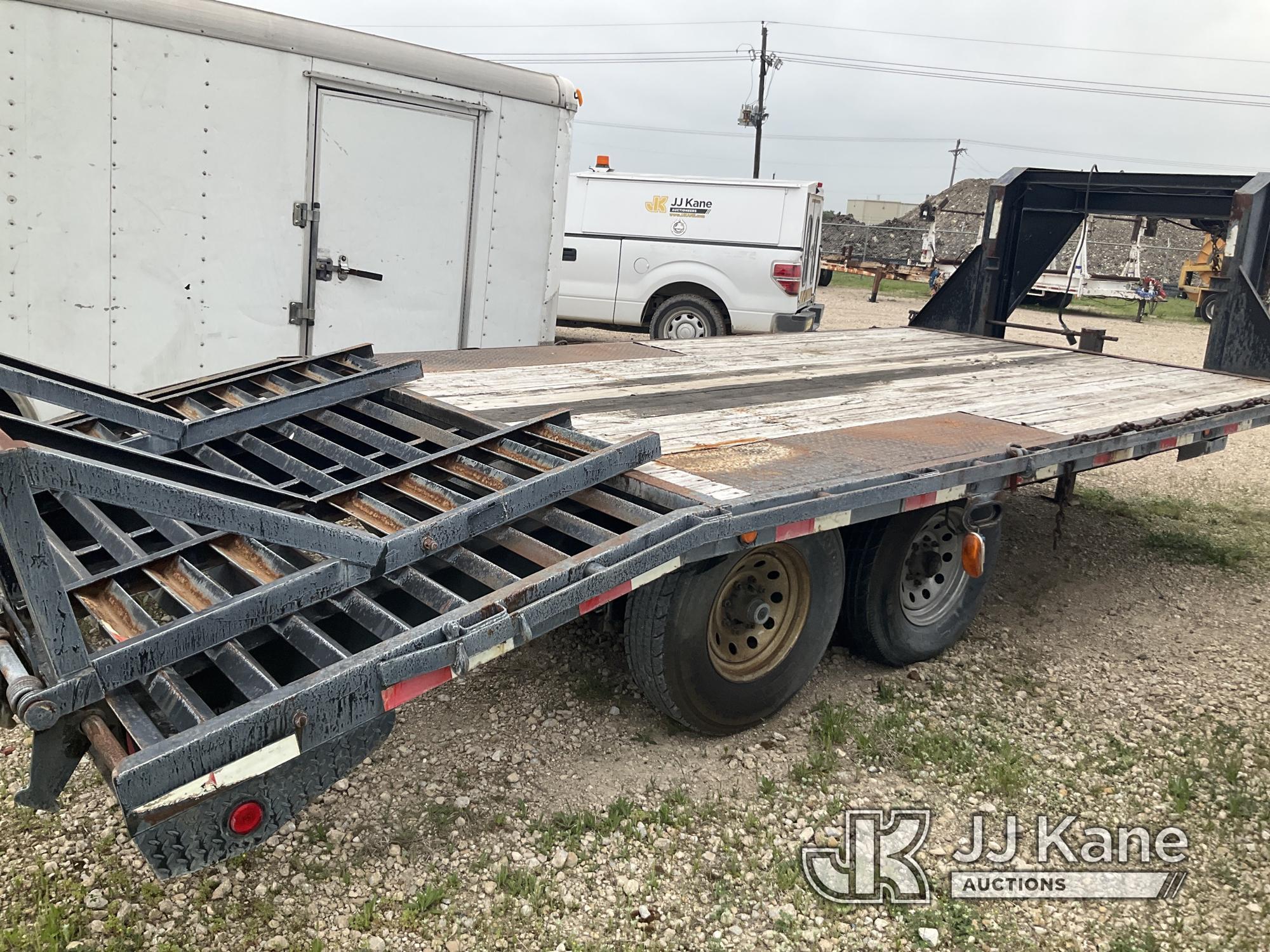 (Waxahachie, TX) 2007 Big Tex T/A Goose Neck Equipment Trailer