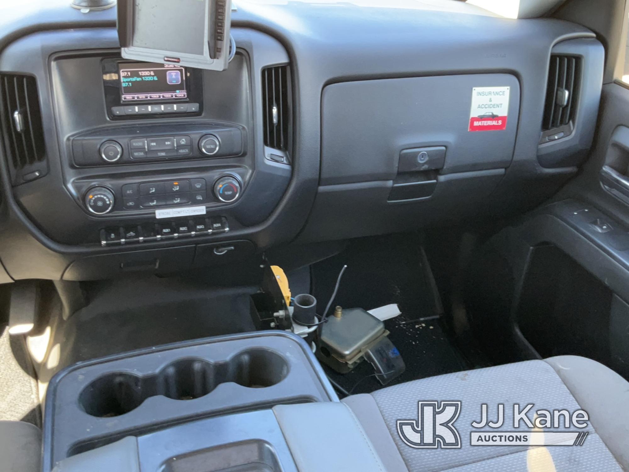 (South Beloit, IL) 2015 Chevrolet Silverado 2500HD Extended-Cab Pickup Truck Runs & Moves) (Check En