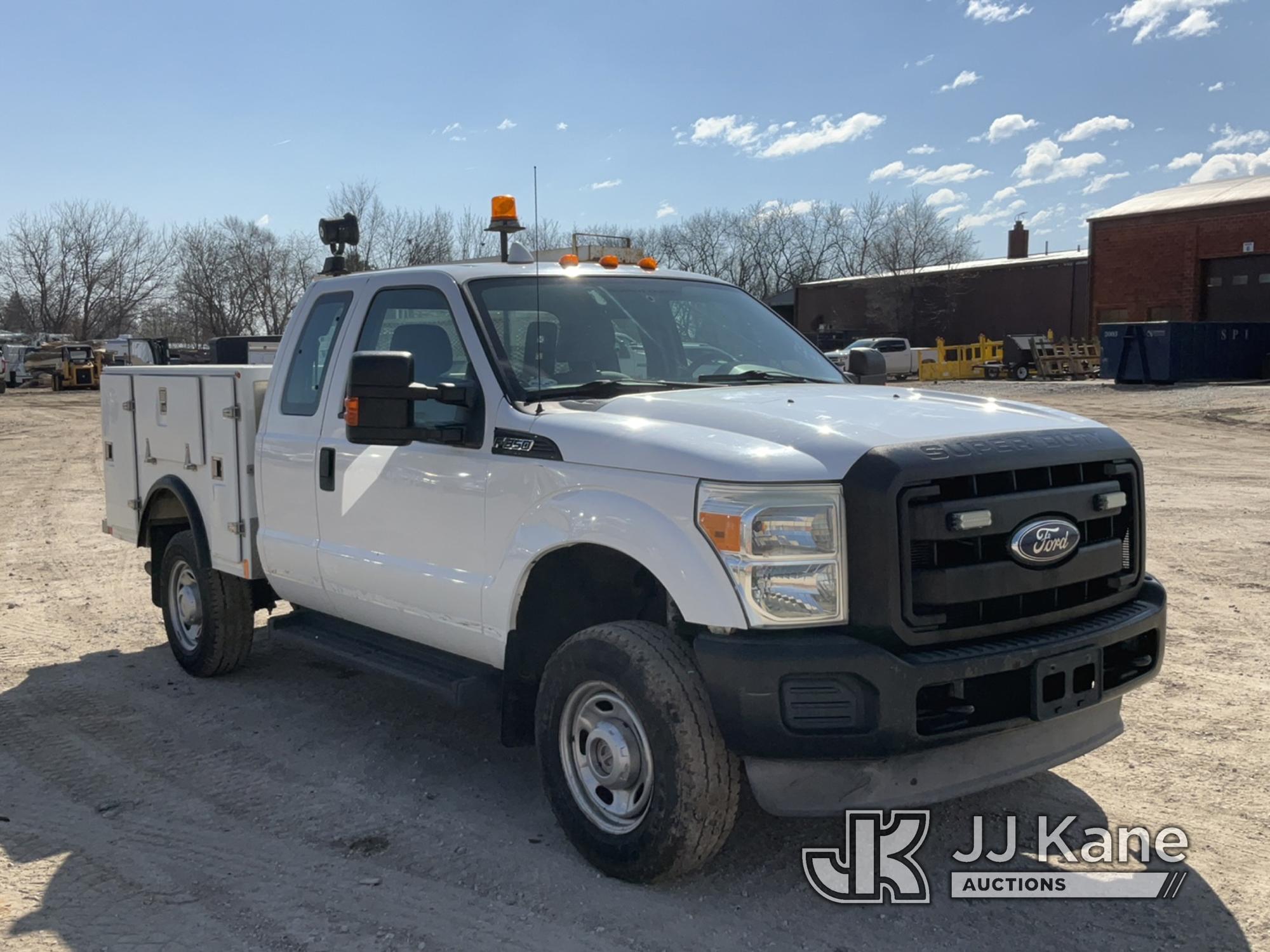 (Des Moines, IA) 2011 Ford F350 4x4 Extended-Cab Service Truck Runs & Moves