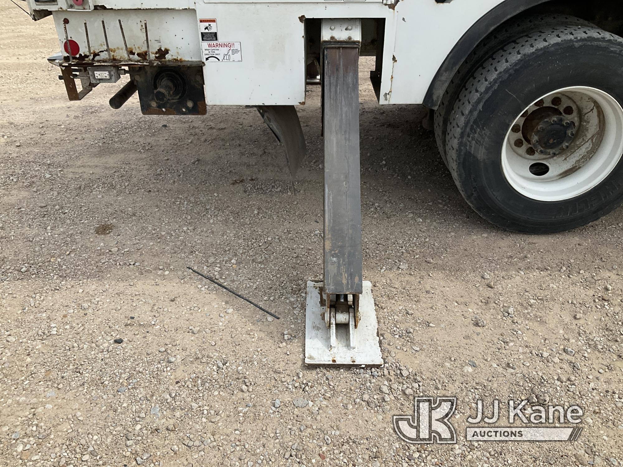 (Waxahachie, TX) Altec AM60E-MH, Over-Center Material Handling Bucket Truck rear mounted on 2016 Fre