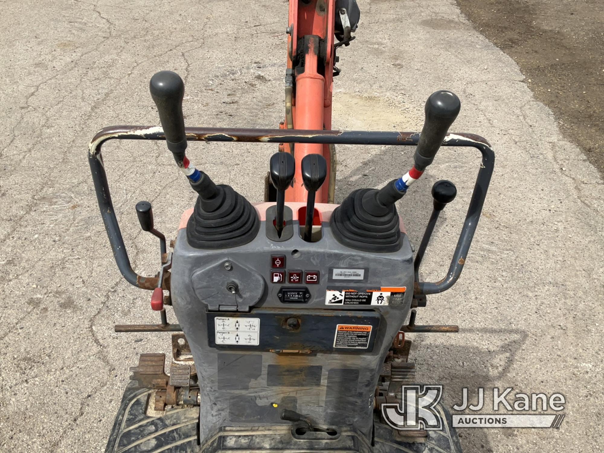 (South Beloit, IL) 2015 Kubota K-008 Mini Hydraulic Excavator Runs, Moves, Operates) (Jump To Start,