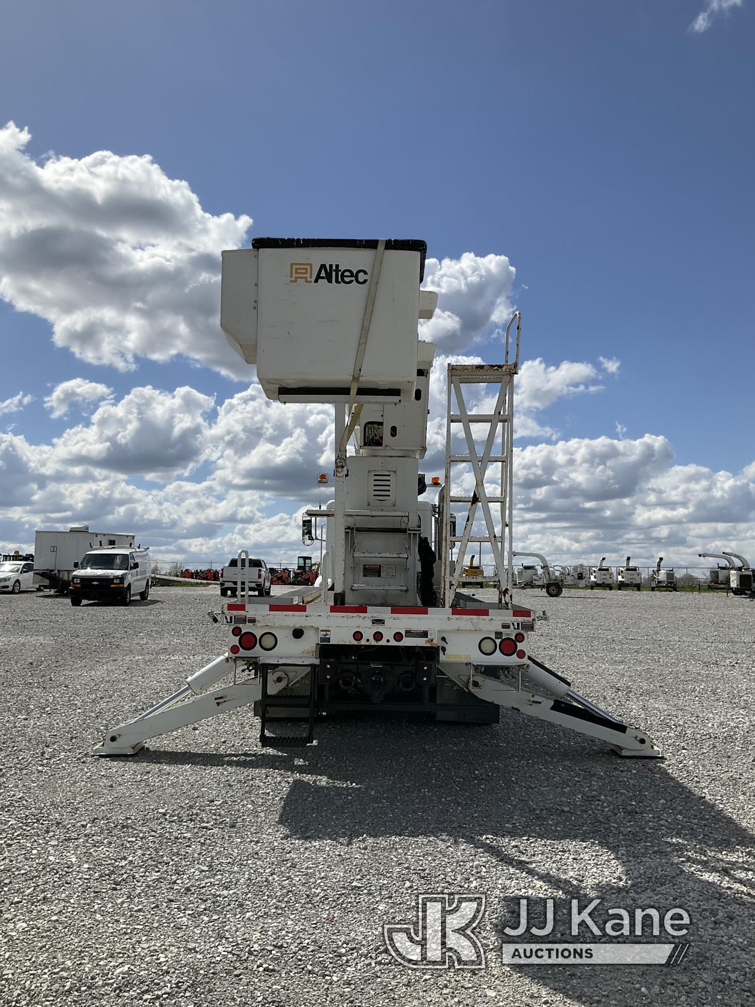 (Hawk Point, MO) Altec AM900-E100, Articulating & Telescopic Elevator Bucket Truck rear mounted on 2
