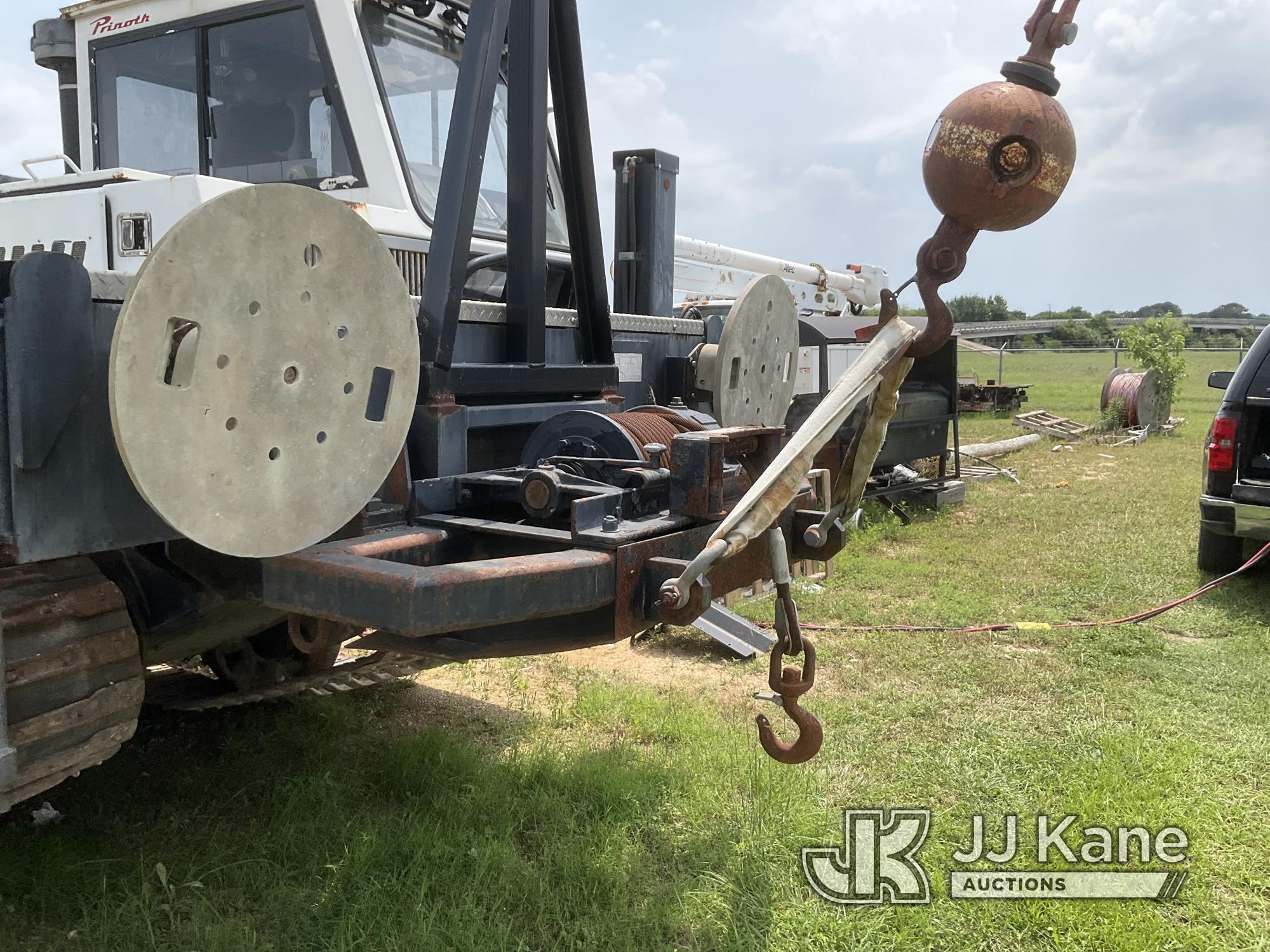 (Houston, TX) National 1100 27 Ton, Hydraulic Crane rear mounted on 2009 Camoplast GT3000HY All-Terr