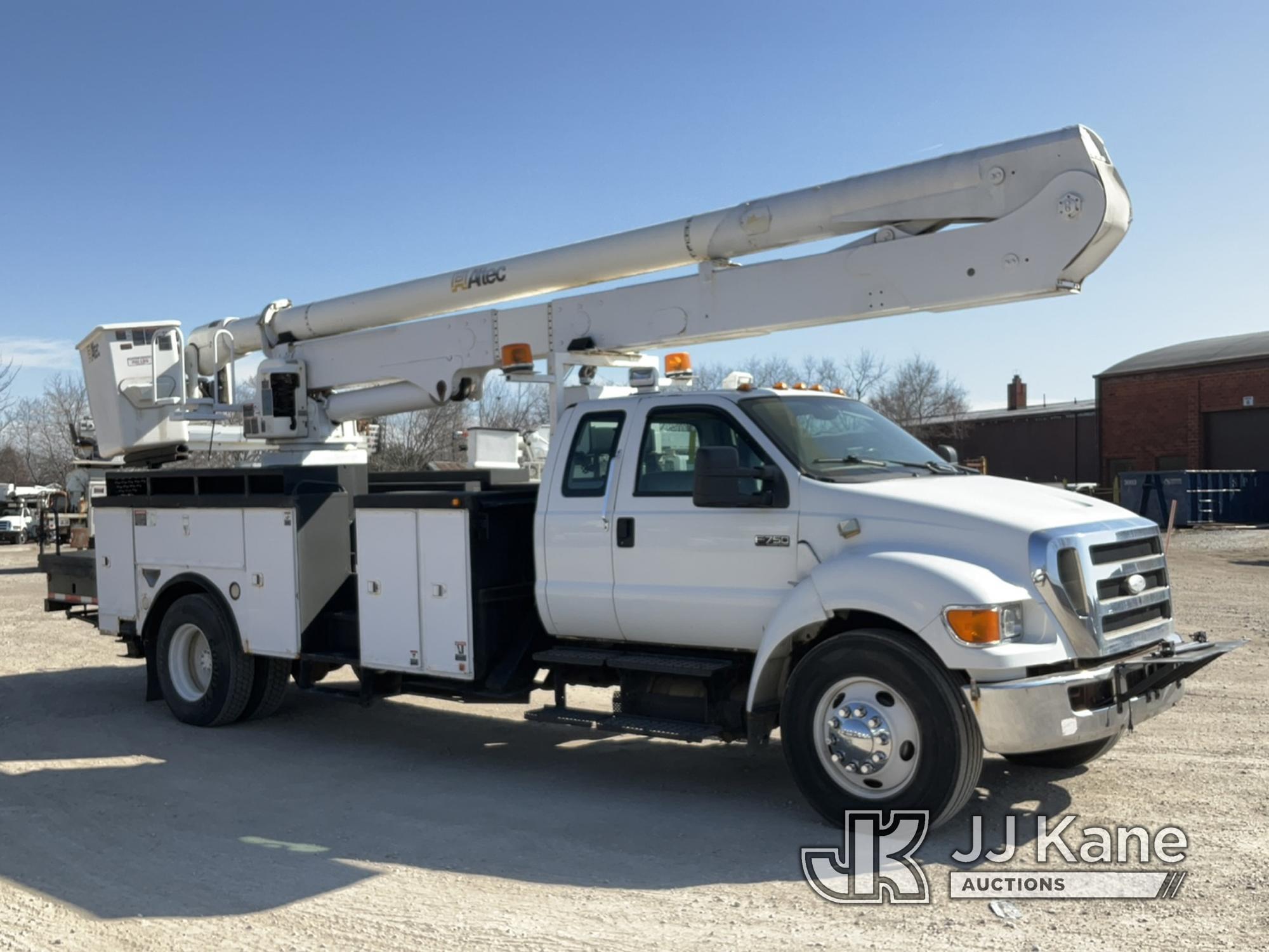 (Des Moines, IA) Altec AA55E, Bucket Truck rear mounted on 2009 Ford F750 Utility Truck Runs, Moves)
