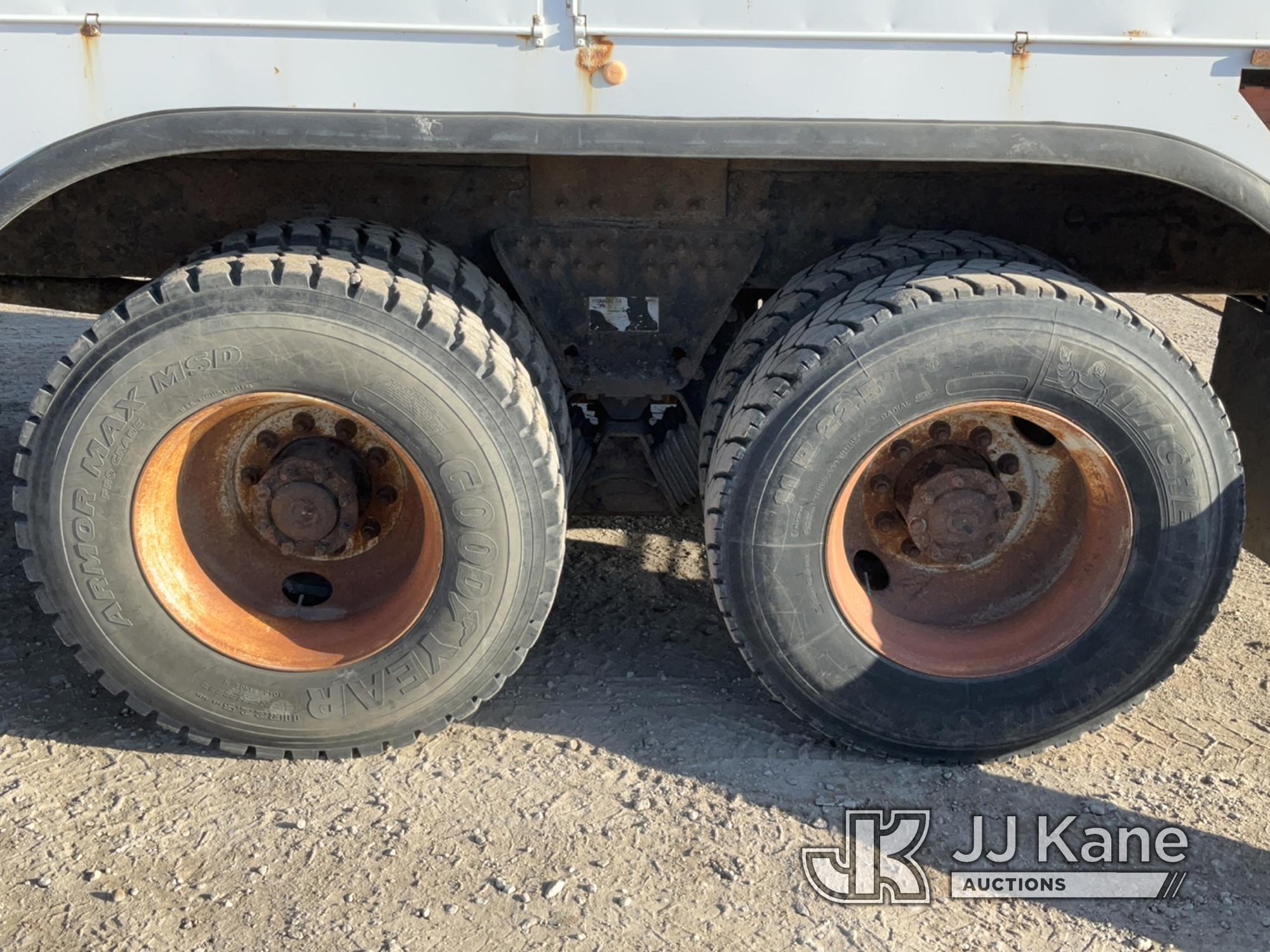 (Des Moines, IA) Altec AM55E, Over-Center Material Handling Bucket Truck rear mounted on 2011 Intern