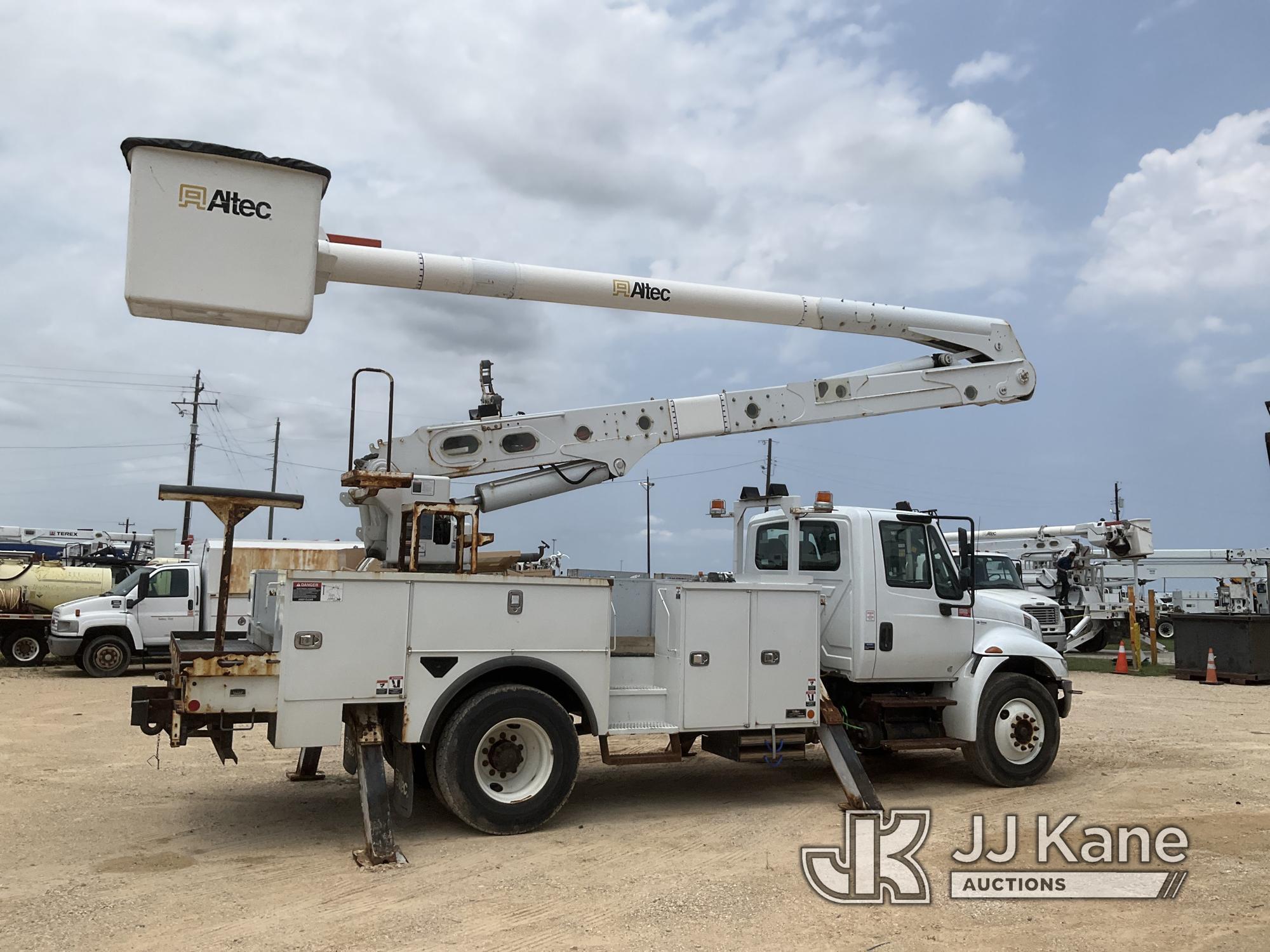 (Houston, TX) Altec AA55, Material Handling Bucket Truck rear mounted on 2019 International 4300 Uti