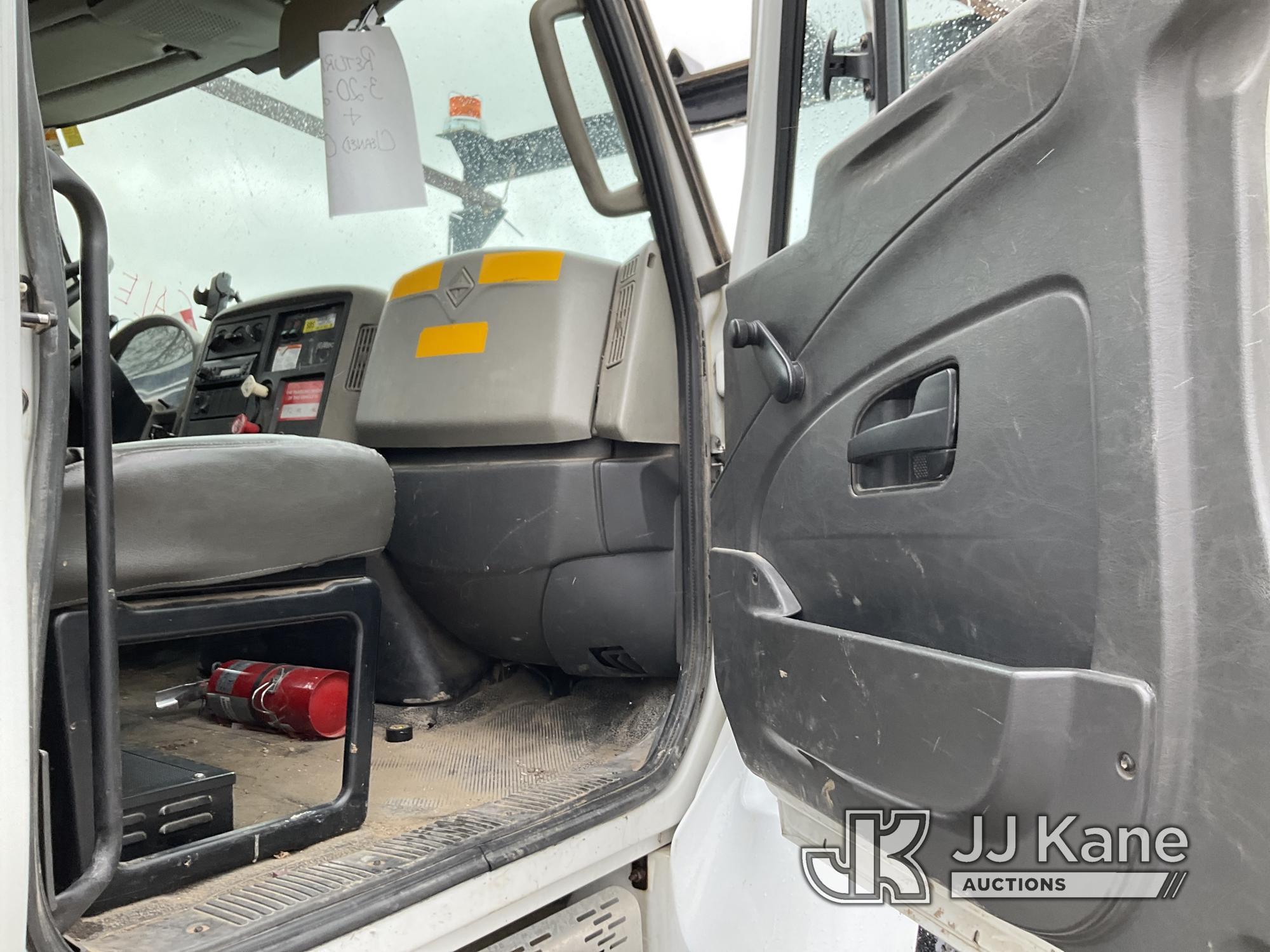 (Kansas City, MO) Altec AA755, Material Handling Bucket Truck rear mounted on 2013 International 430