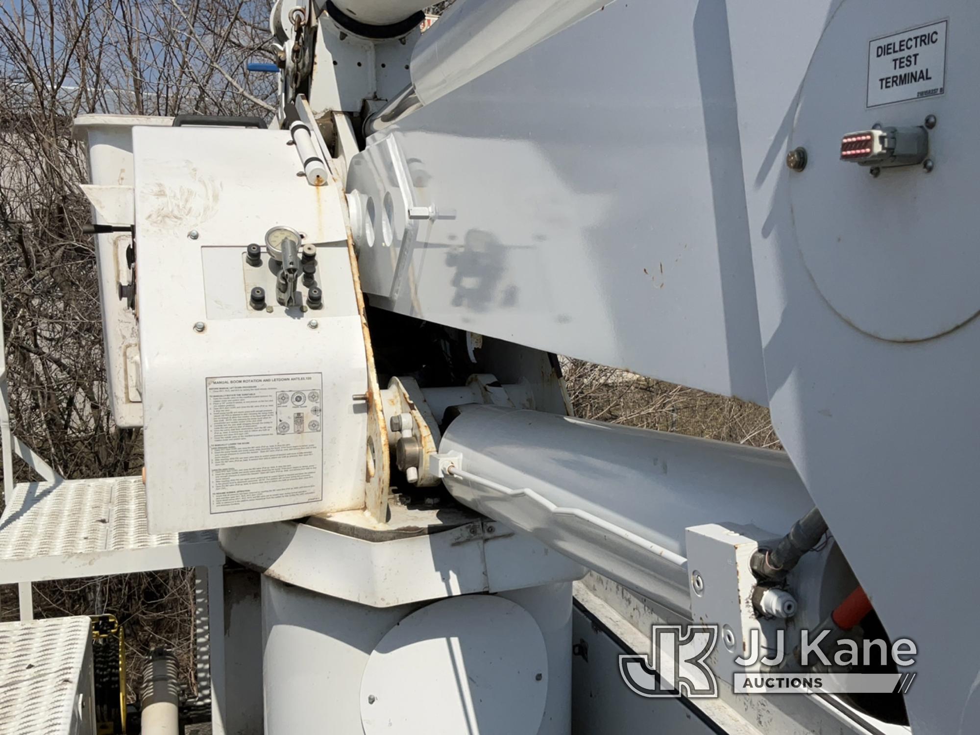 (Des Moines, IA) Altec AH100, Articulating & Telescopic Material Handling Bucket Truck rear mounted