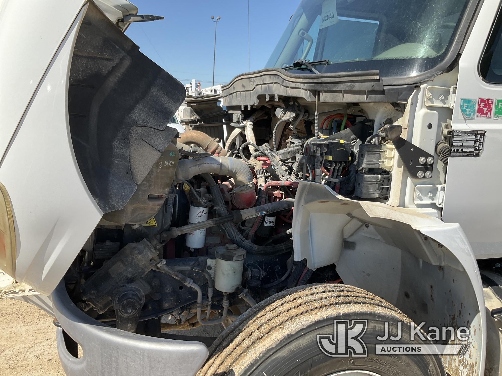 (Waxahachie, TX) Altec AA55-MH, Material Handling Bucket Truck rear mounted on 2017 International 43