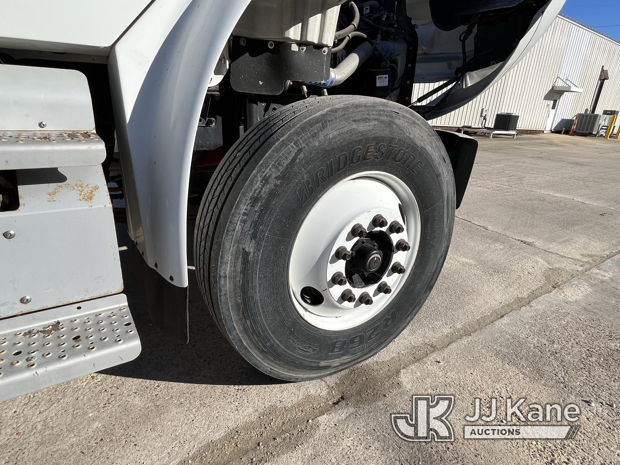 (Lake Charles, LA) Altec AC18-70B, 18 Ton, Hydraulic Crane mounted behind cab on 2012 Freightliner M