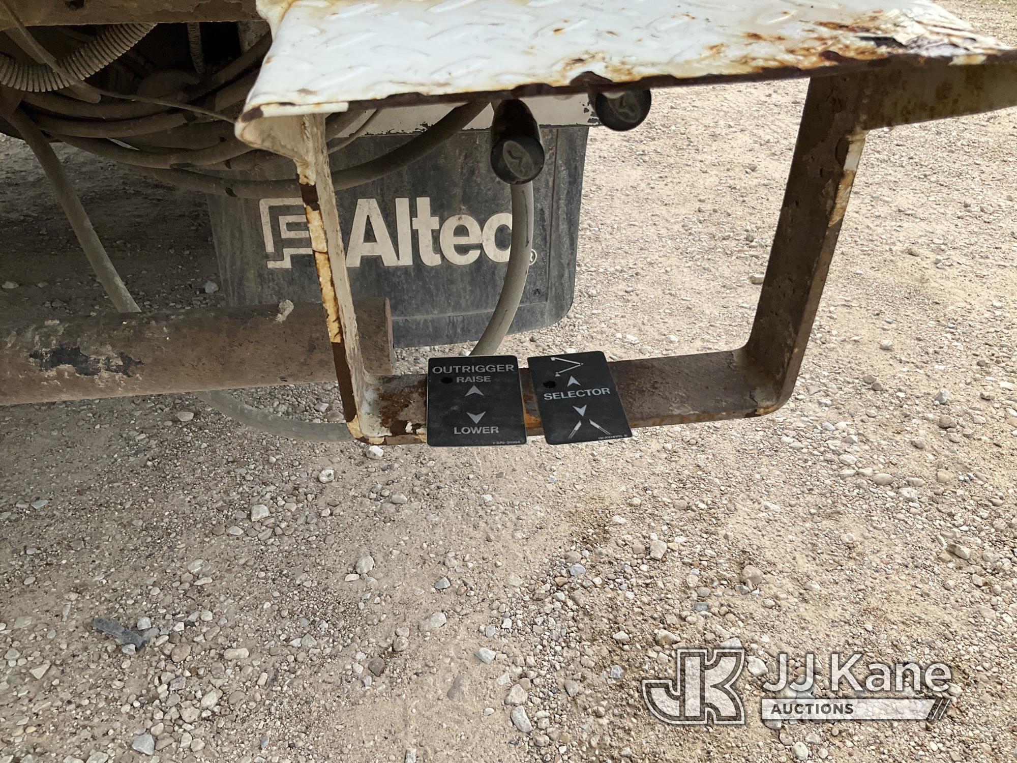 (Waxahachie, TX) Altec TA41M, Articulating & Telescopic Material Handling Bucket Truck mounted behin