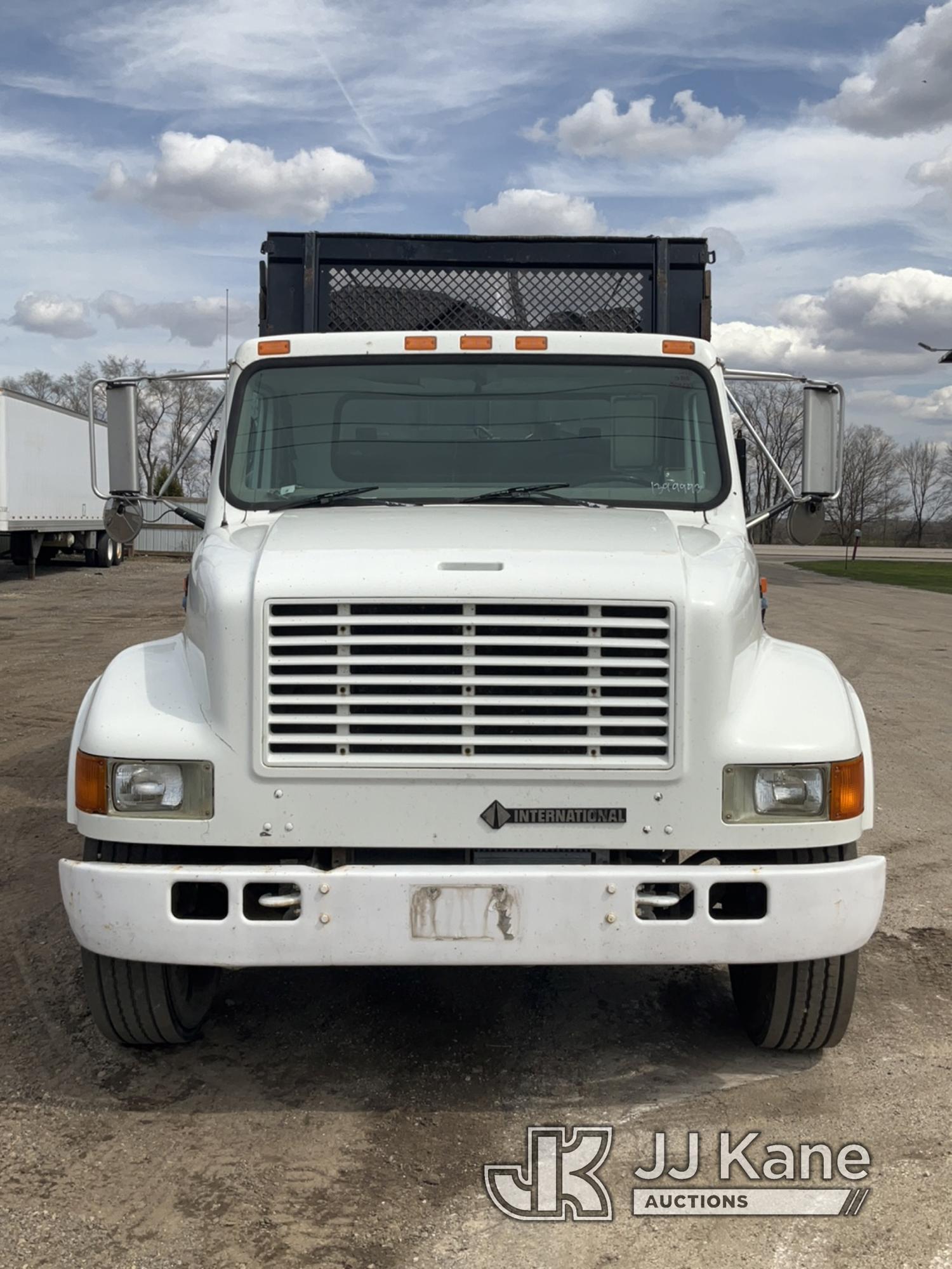 (South Beloit, IL) 1999 International 4700 Dump Flatbed Truck Runs, Moves & Dump Operates