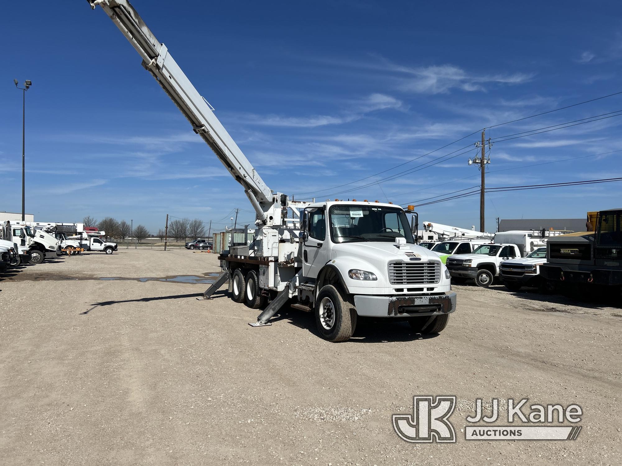 (Waxahachie, TX) Altec D3055-TR, Digger Derrick rear mounted on 2015 Freightliner M2 106 T/A Flatbed