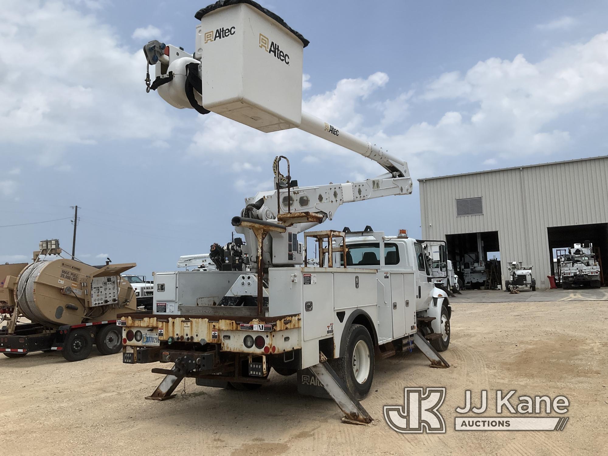 (Houston, TX) Altec AA55, Material Handling Bucket Truck rear mounted on 2019 International 4300 Uti