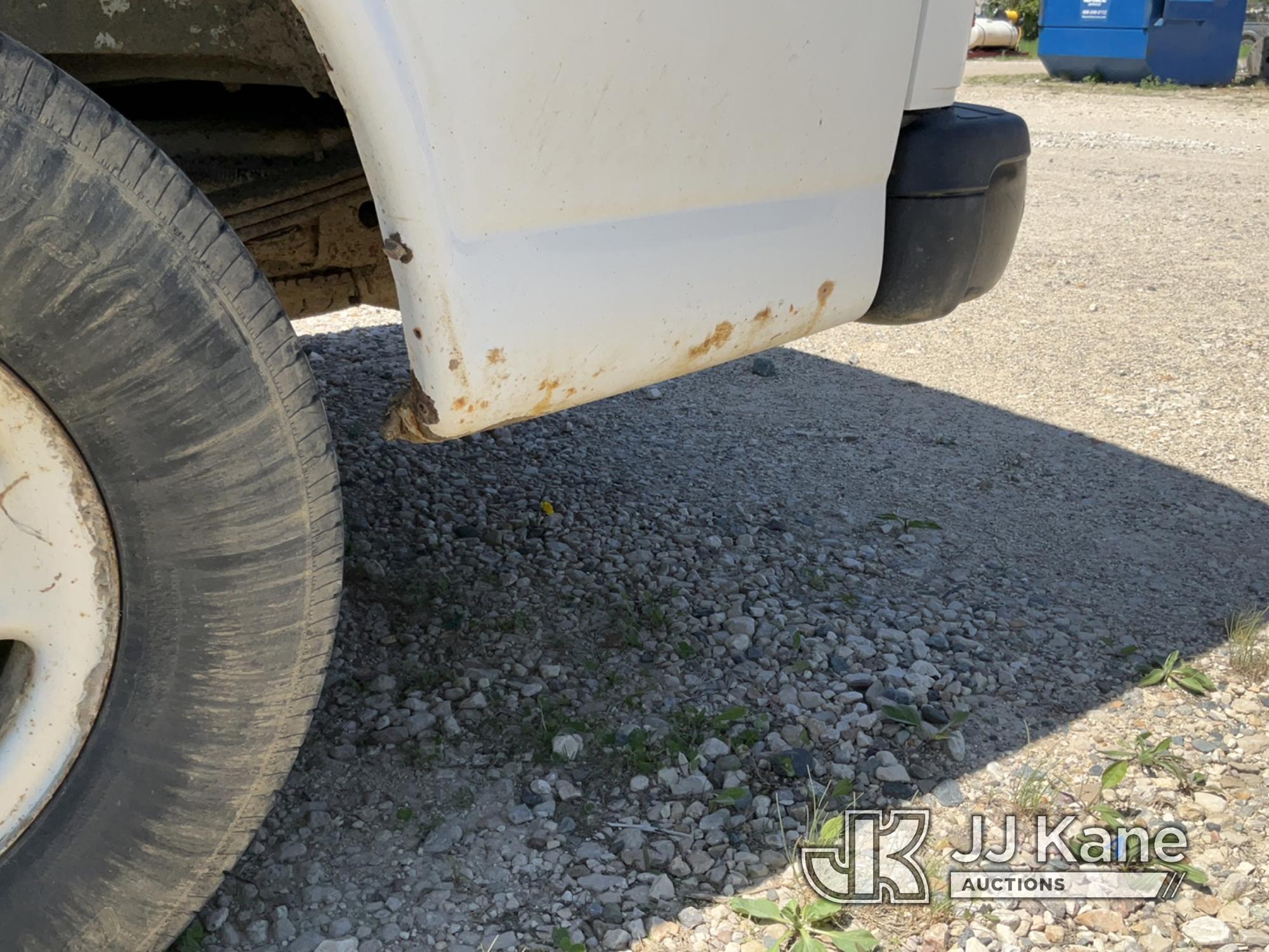 (Charlotte, MI) 2010 Chevrolet Express G2500 Cargo Van Runs, Does Not Move, Rust, Cracked Windshield