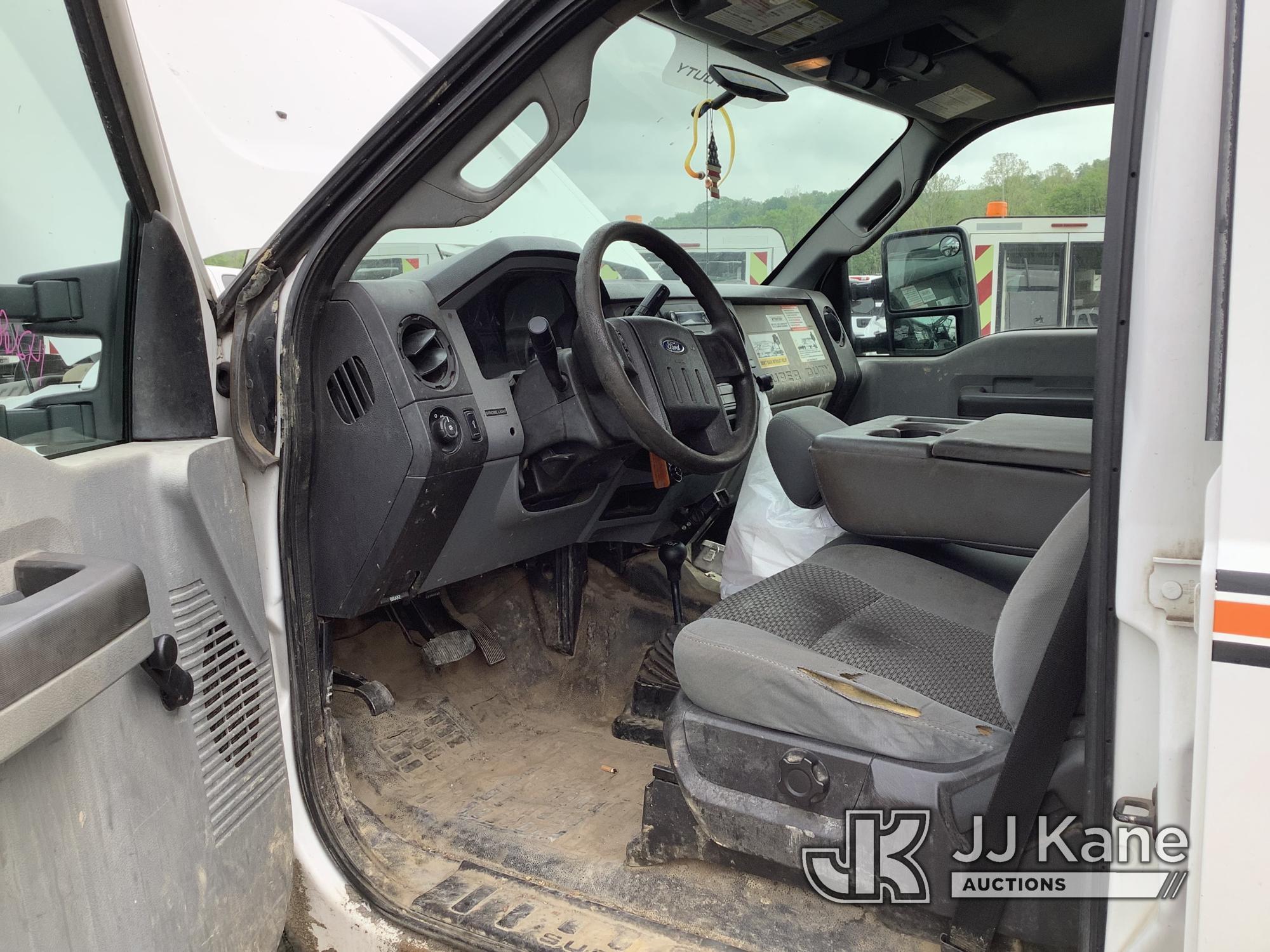 (Smock, PA) 2015 Ford F250 4x4 Crew-Cab Pickup Truck Runs Rough, Moves In 4WD Only, Engine Knock, Ch