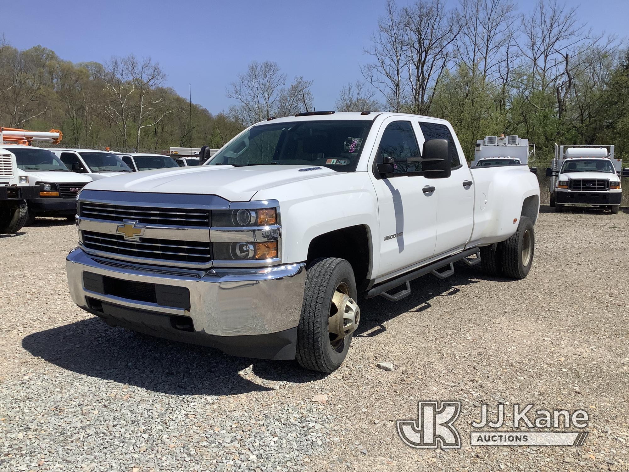 (Smock, PA) 2015 Chevrolet Silverado 3500HD 4x4 Crew-Cab Pickup Truck Runs & Moves, Missing Tailgate