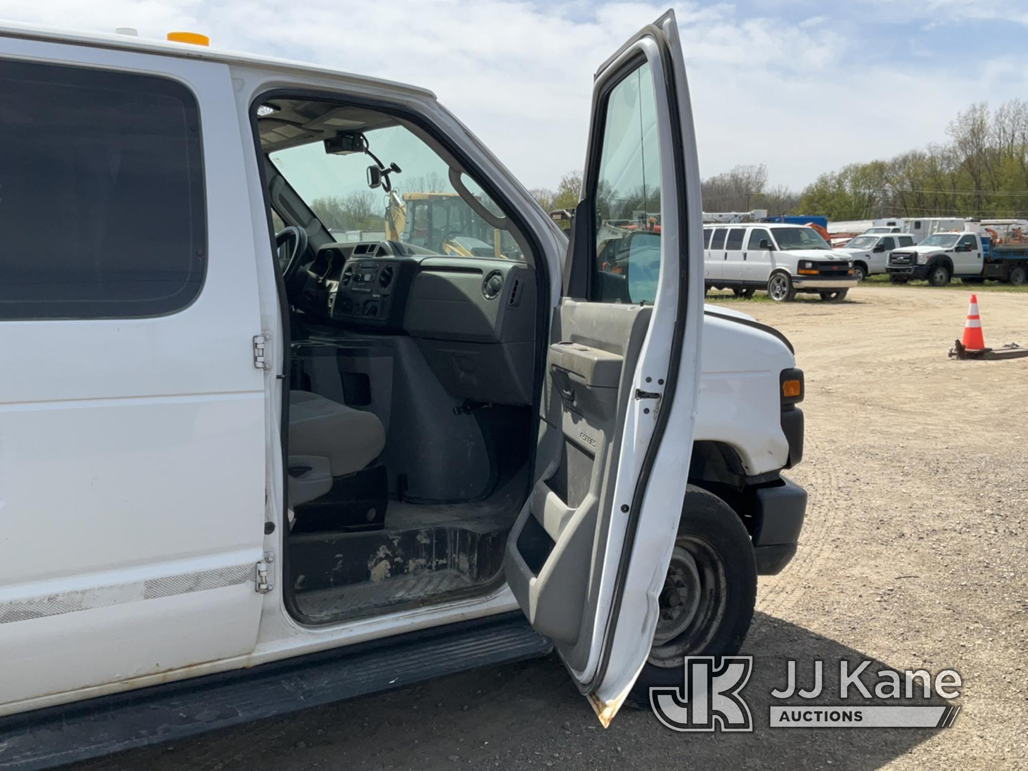 (Charlotte, MI) 2013 Ford E250 Cargo Van Runs, Moves, Rust, Body Damage, Engine Light, Engine Noise,