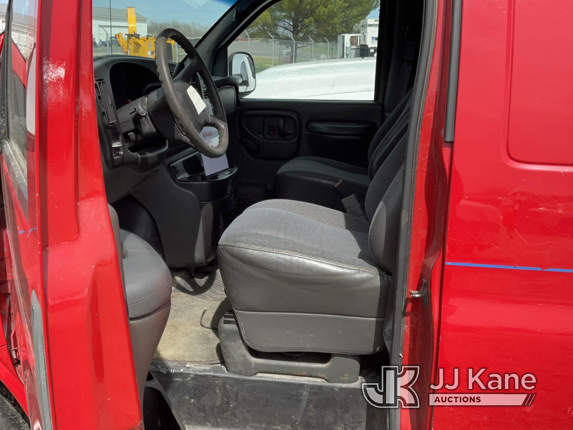 (Charlotte, MI) 2002 Chevrolet Express G1500 Cargo Van Runs, Moves, Rust, Body Damage, Cracked Winds