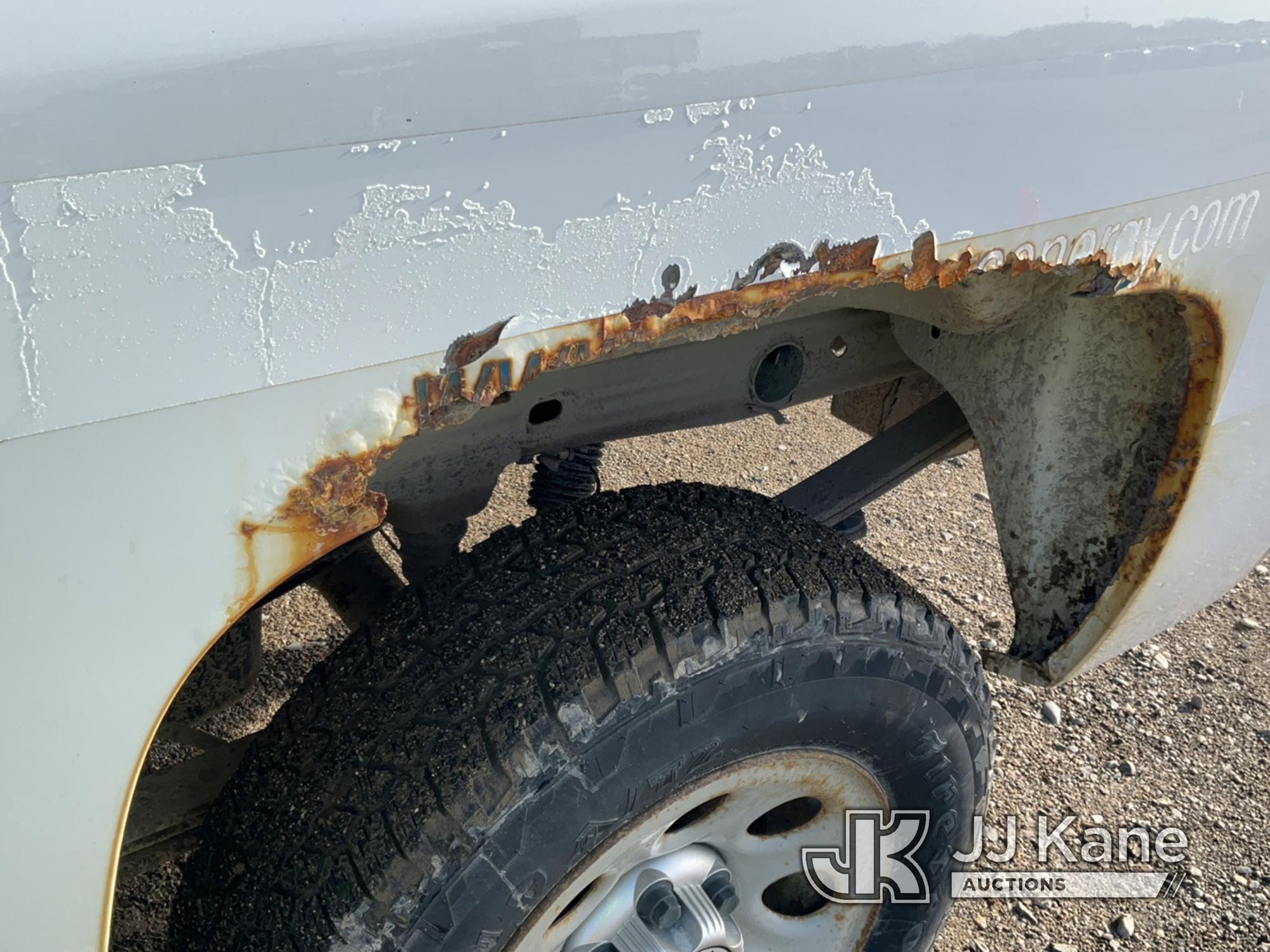 (Charlotte, MI) 2009 Chevrolet Silverado 1500 Pickup Truck Runs & Moves) (Rust Damage, Body Damage