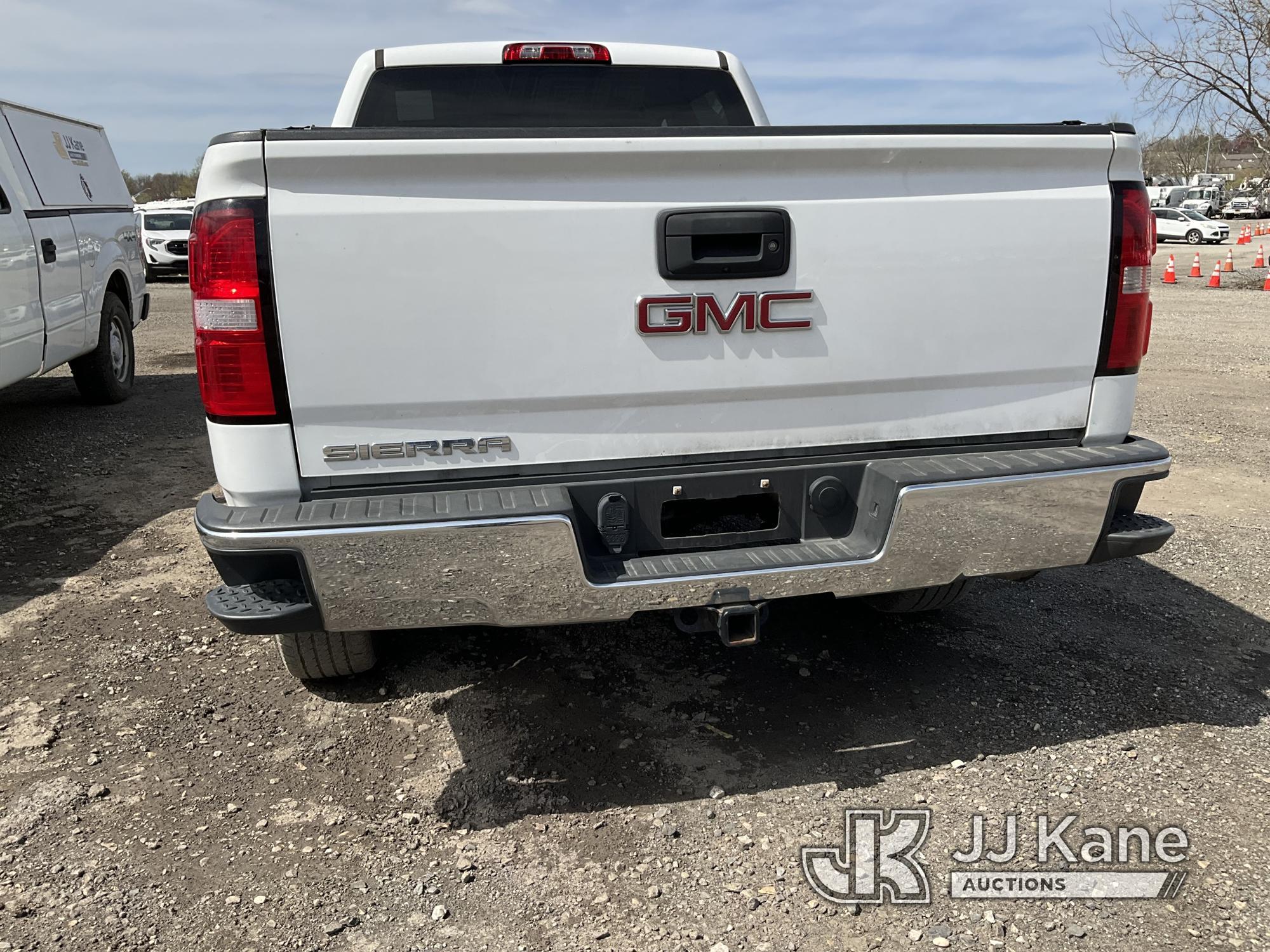 (Plymouth Meeting, PA) 2018 GMC Sierra 1500 4x4 Crew-Cab Pickup Truck Runs & Moves, Body & Rust Dama