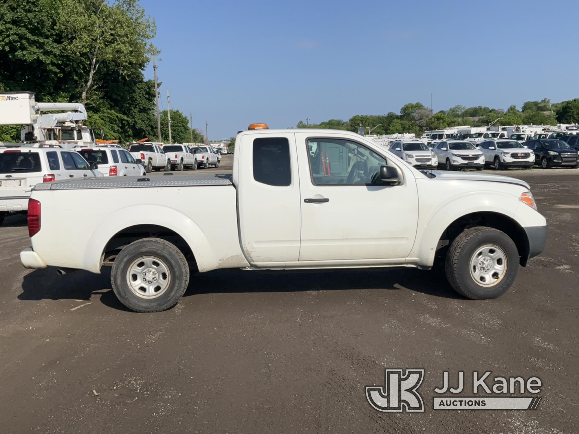 (Plymouth Meeting, PA) 2017 Nissan Frontier Extended-Cab Pickup Truck  Bad Engine, Runs & Moves, Bod