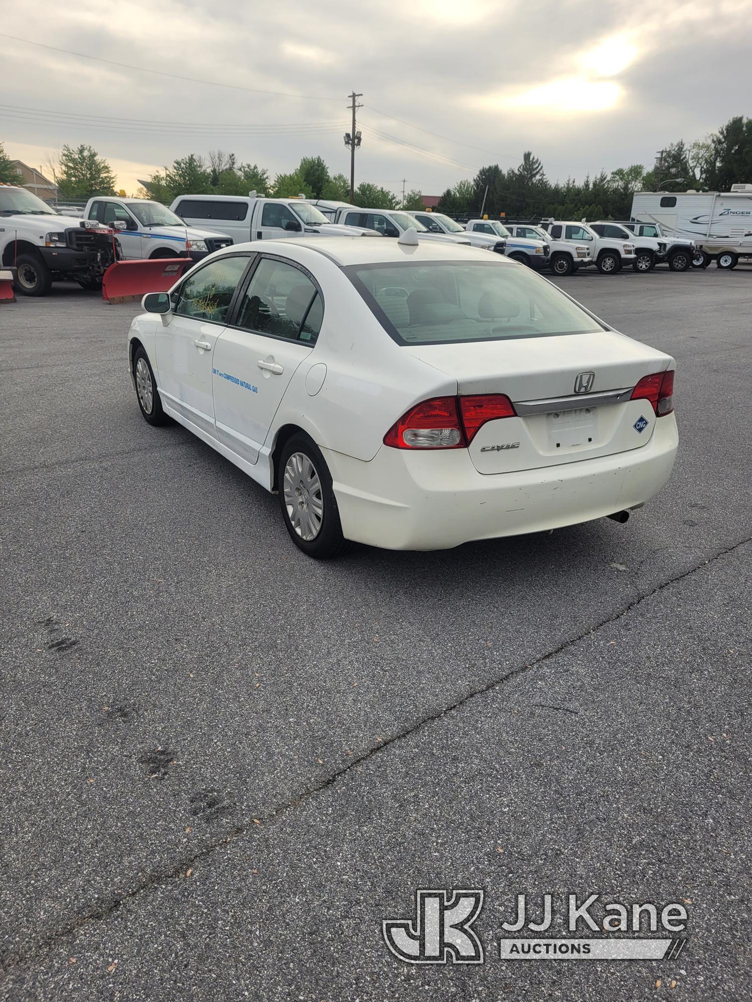 (Chester Springs, PA) 2010 Honda Civic 4-Door Sedan CNG Only) (Runs & Moves, Rust & Body Damage) (In