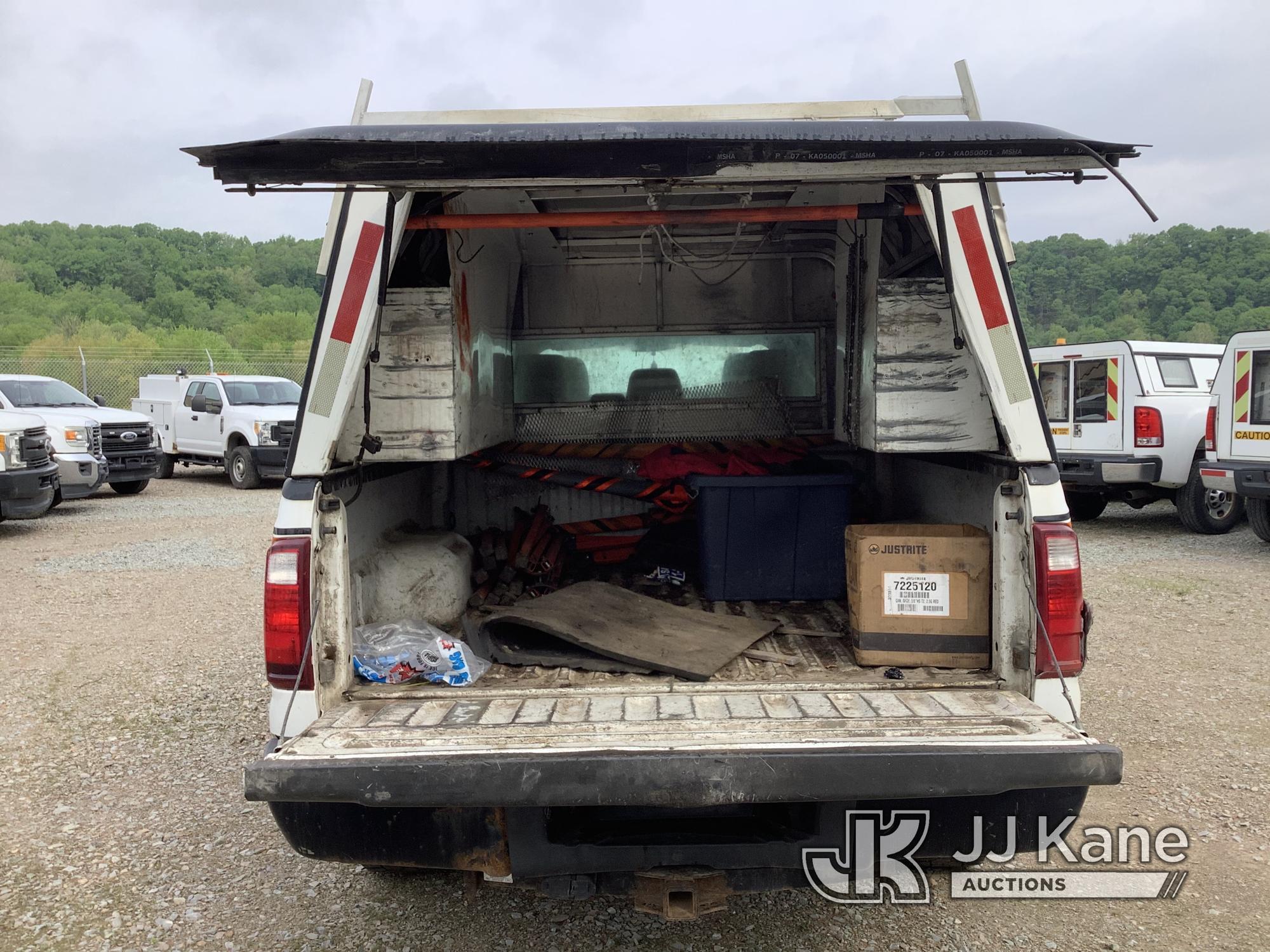 (Smock, PA) 2015 Ford F250 4x4 Crew-Cab Pickup Truck Runs Rough, Moves In 4WD Only, Engine Knock, Ch