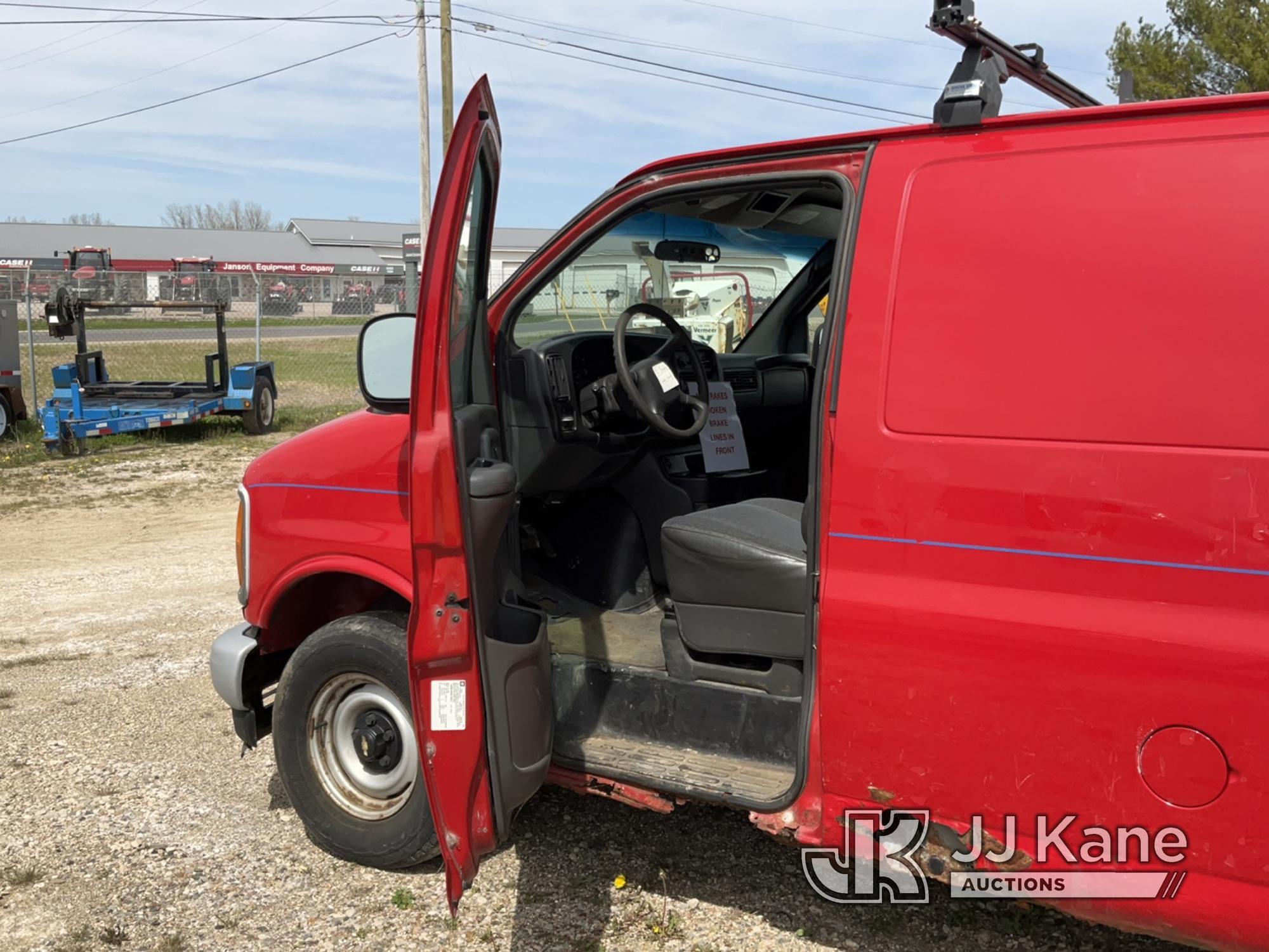 (Charlotte, MI) 2002 Chevrolet Express G1500 Cargo Van Runs, Moves, Rust, Body Damage, Cracked Winds