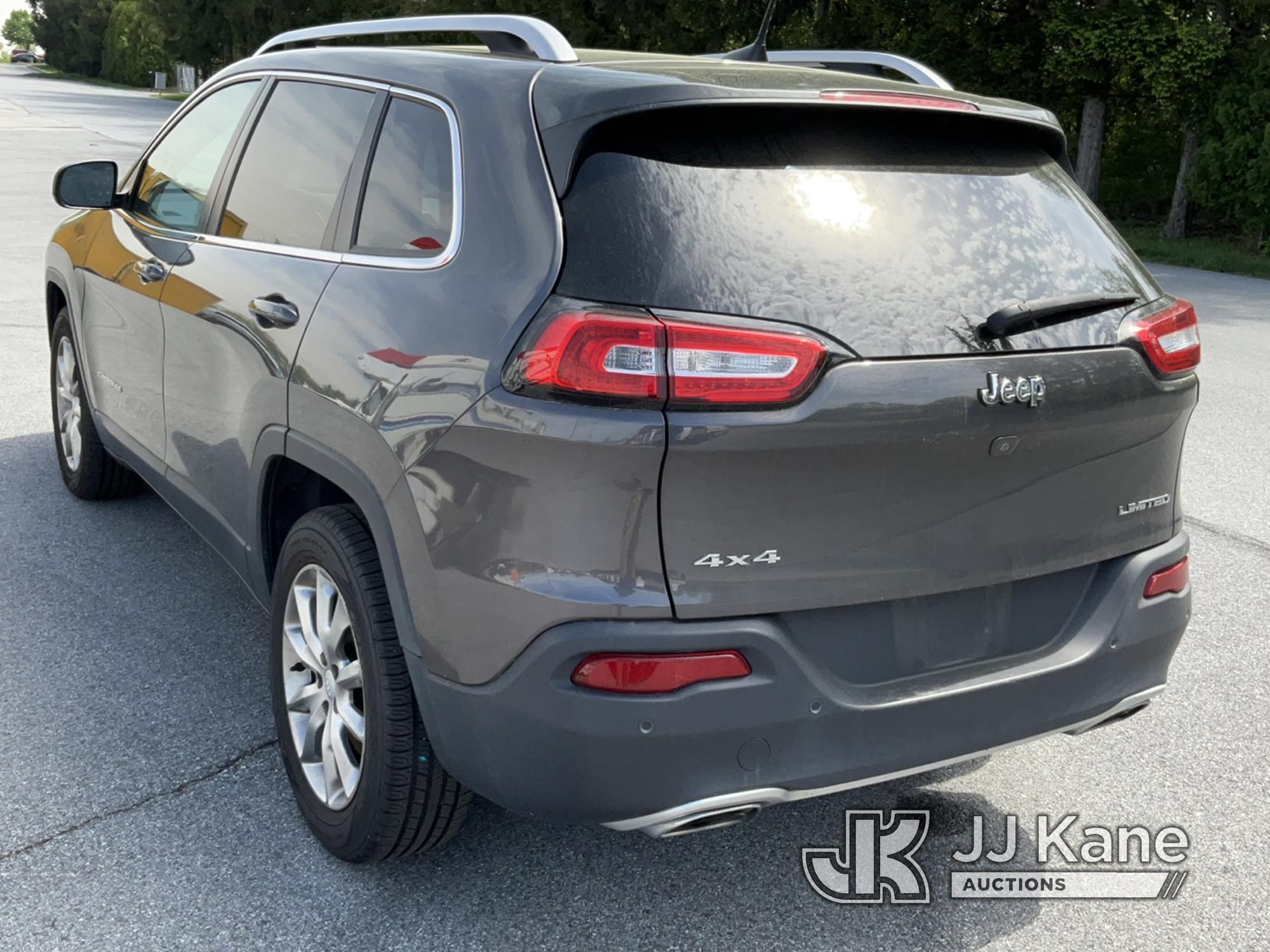 (Chester Springs, PA) 2018 Jeep Cherokee 4x4 4-Door Sport Utility Vehicle Runs & Moves) (Body Damage