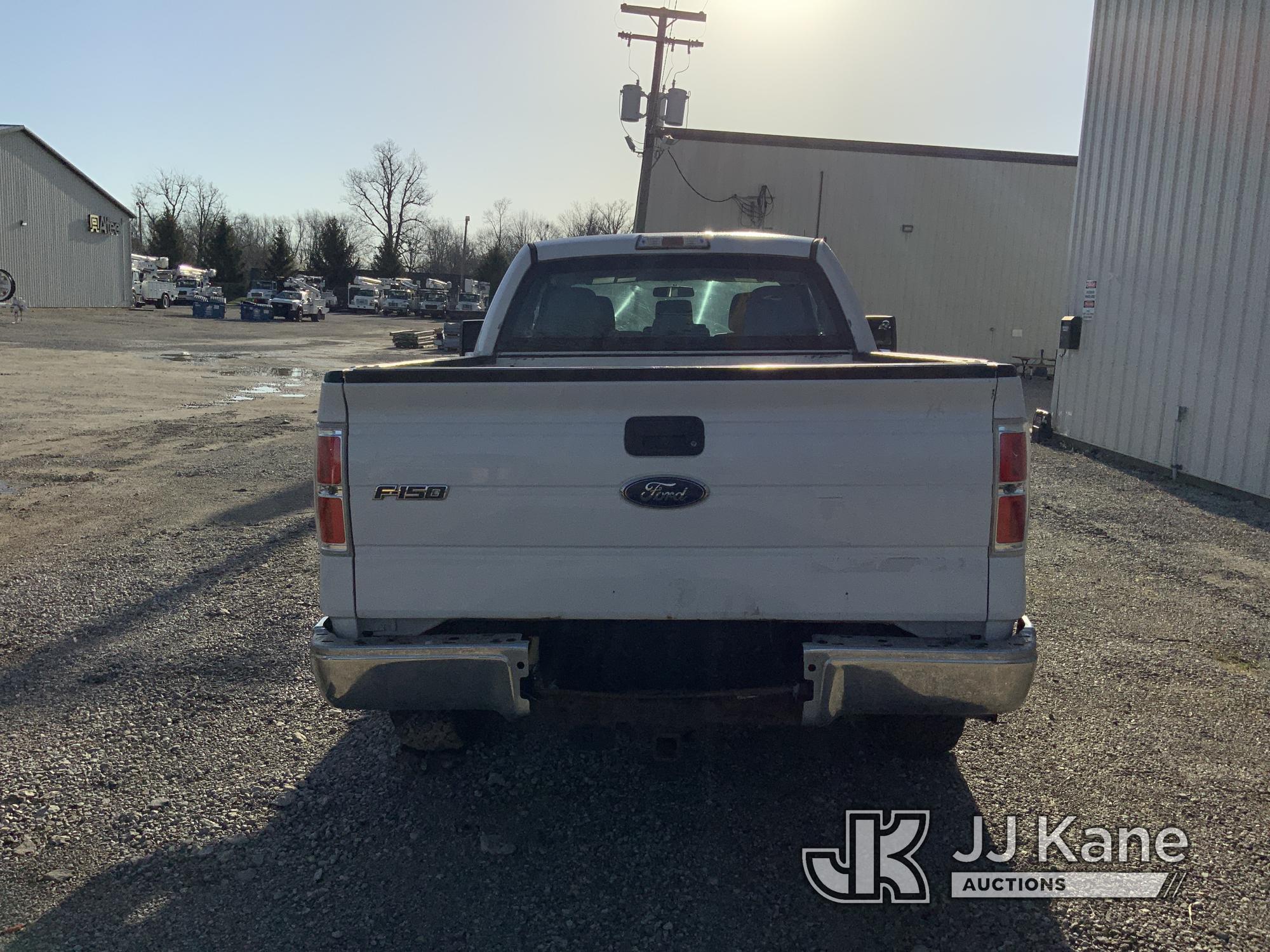 (Fort Wayne, IN) 2013 Ford F150 4x4 Extended-Cab Pickup Truck Not Running, Condition Unknown, No Cra