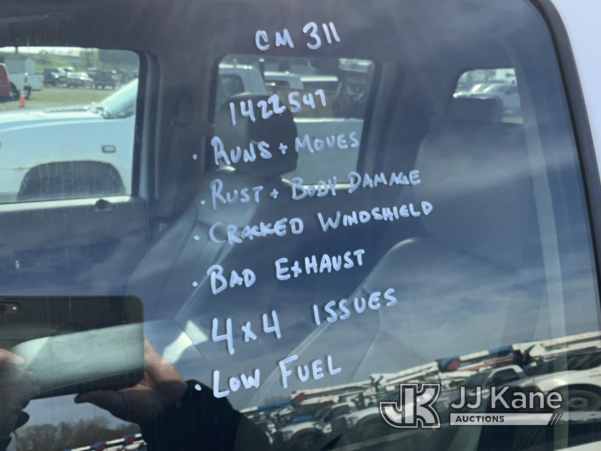 (Charlotte, MI) 2015 Ford F250 4x4 Crew-Cab Pickup Truck Runs, Moves, Rust, Body Damage, Cracked Win