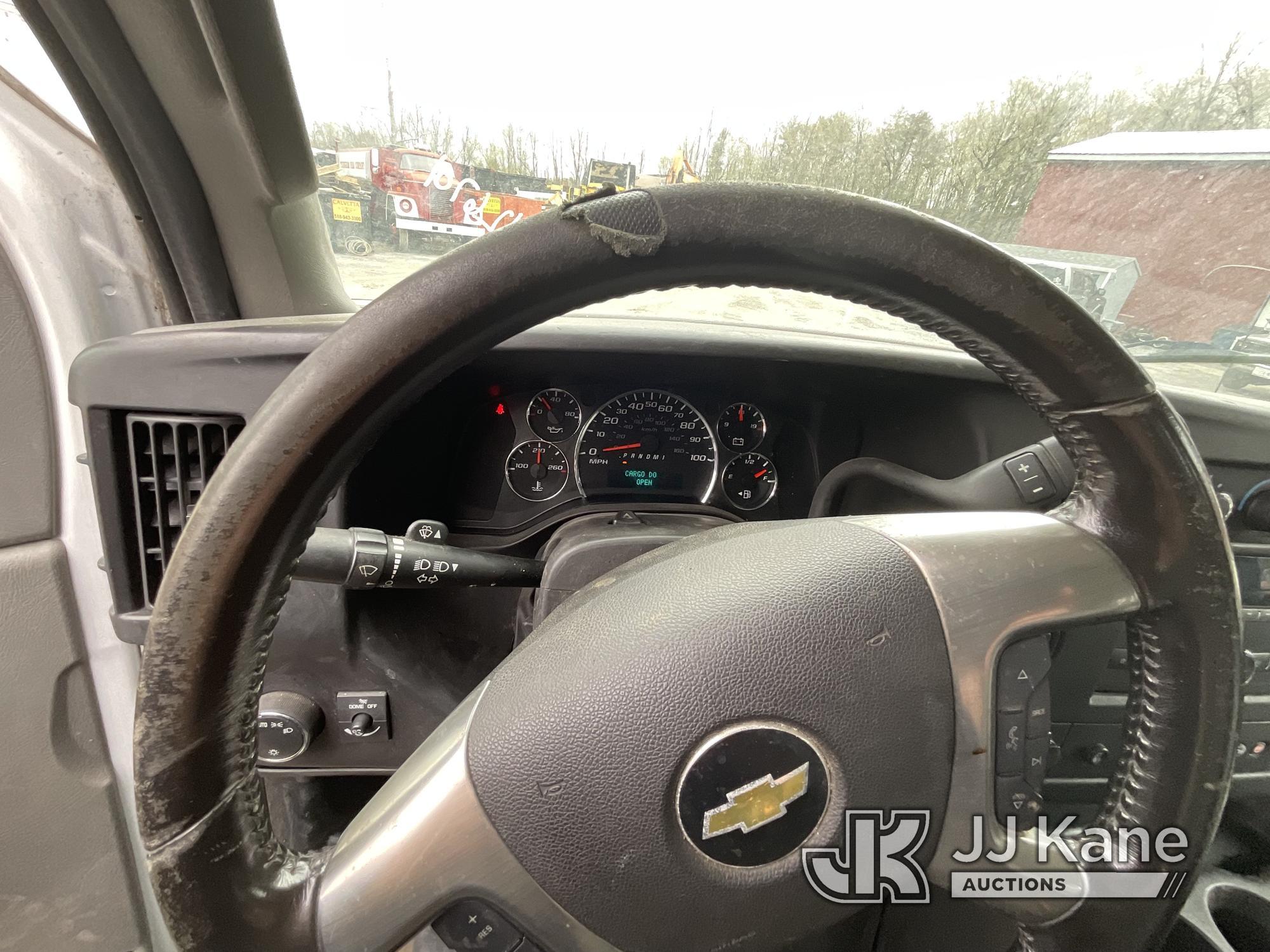 (Catskill, NY) 2016 Chevrolet Express G3500 Cargo Van Runs & Moves) (Rust/Body Damage