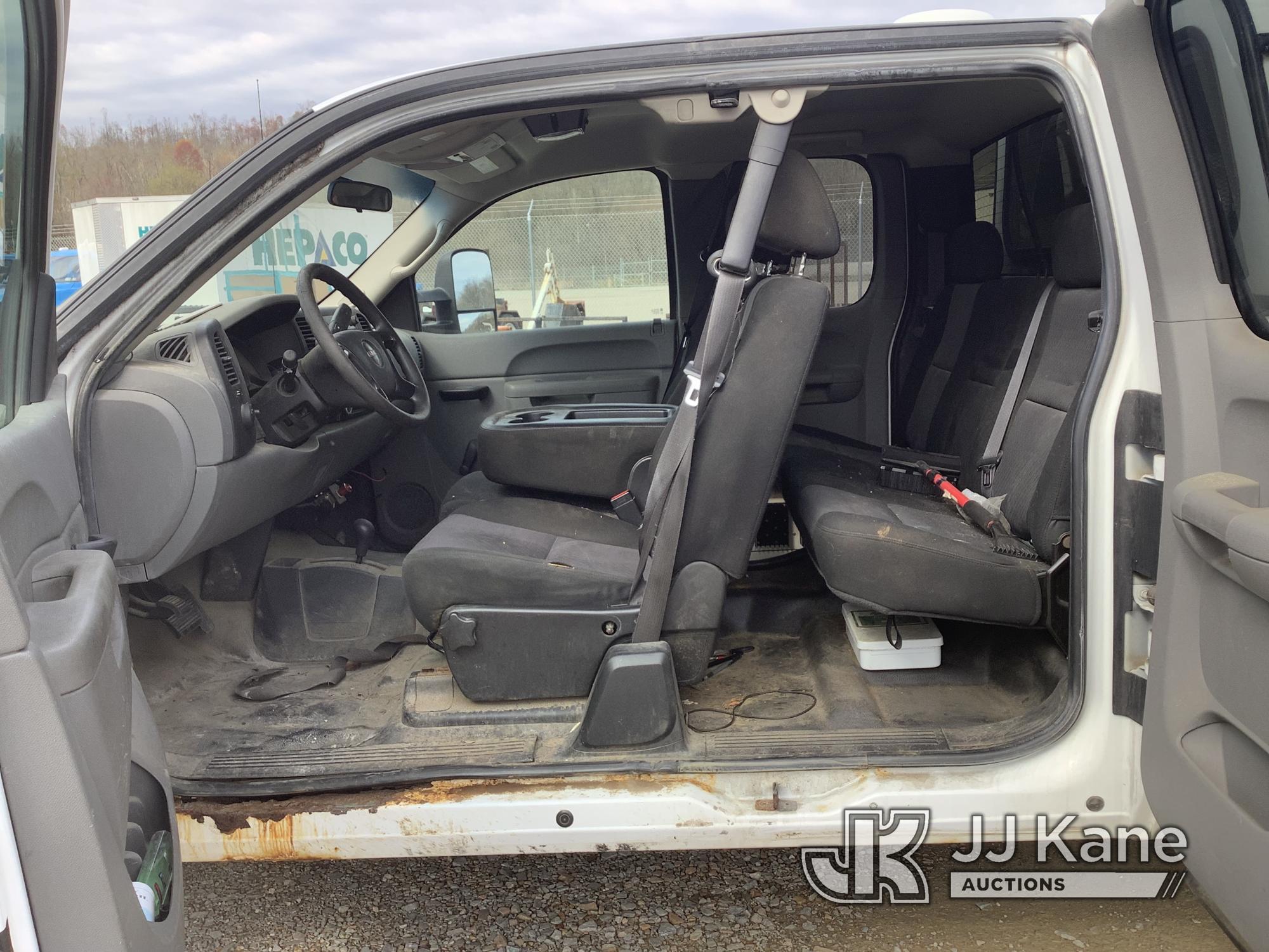 (Smock, PA) 2010 GMC Sierra 1500 4x4 Extended-Cab Pickup Truck Title Delay) (Runs & Moves, Rust & Bo