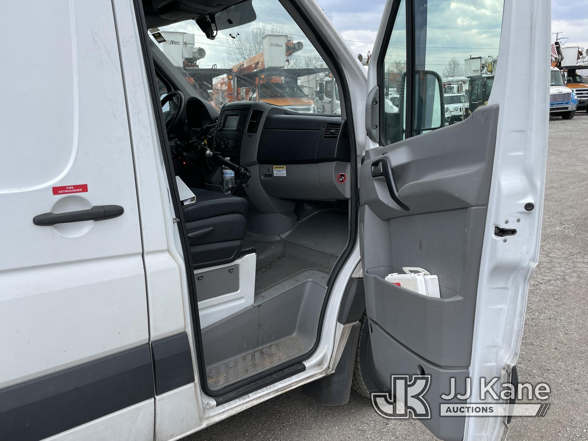 (Plymouth Meeting, PA) Versalift VANTEL29NE-01, Telescopic Non-Insulated Bucket Van mounted on 2017