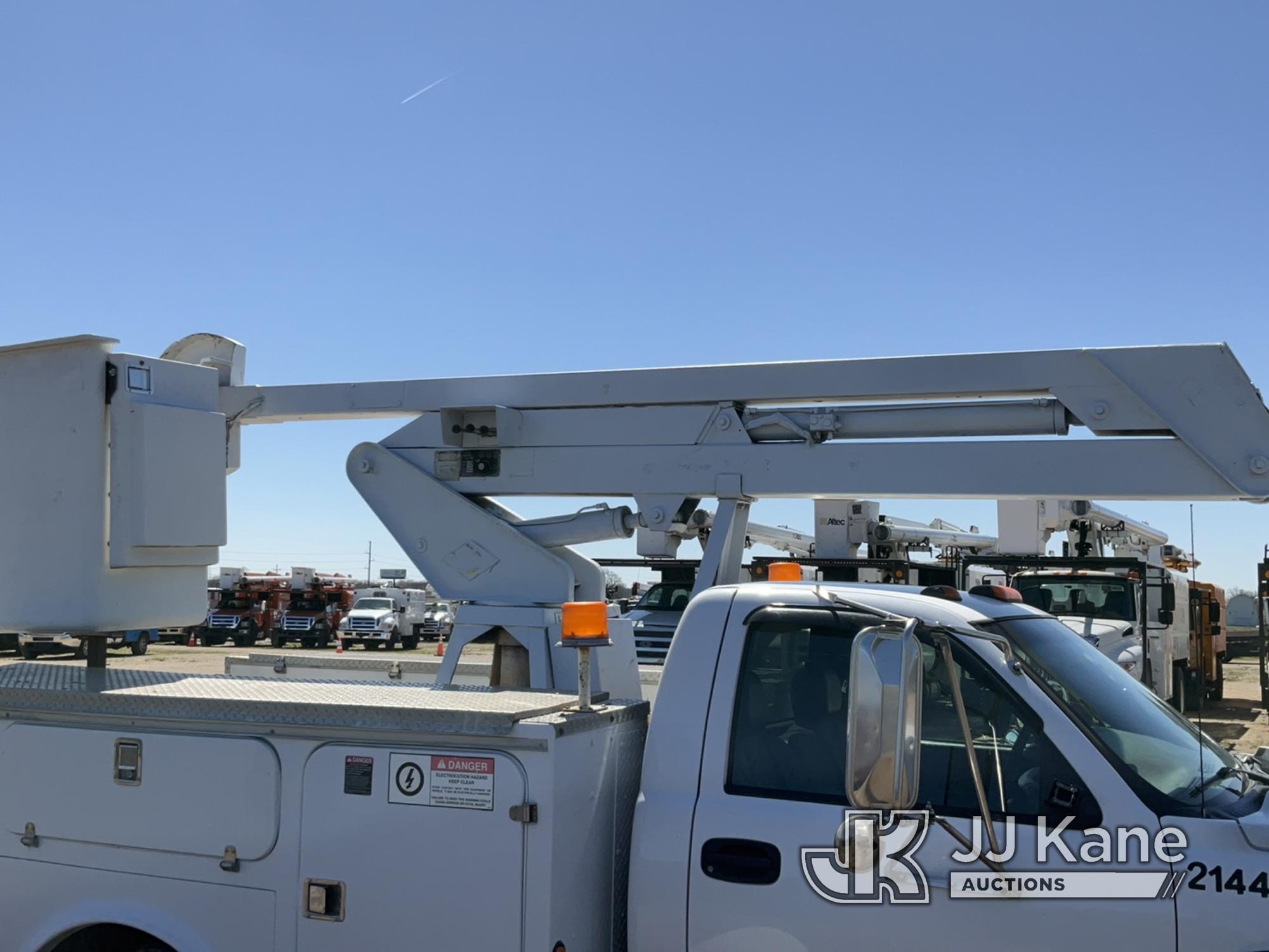 (Charlotte, MI) Versalift SHV28PS, Non-Insulated Bucket Truck mounted behind cab on 2005 Chevrolet S