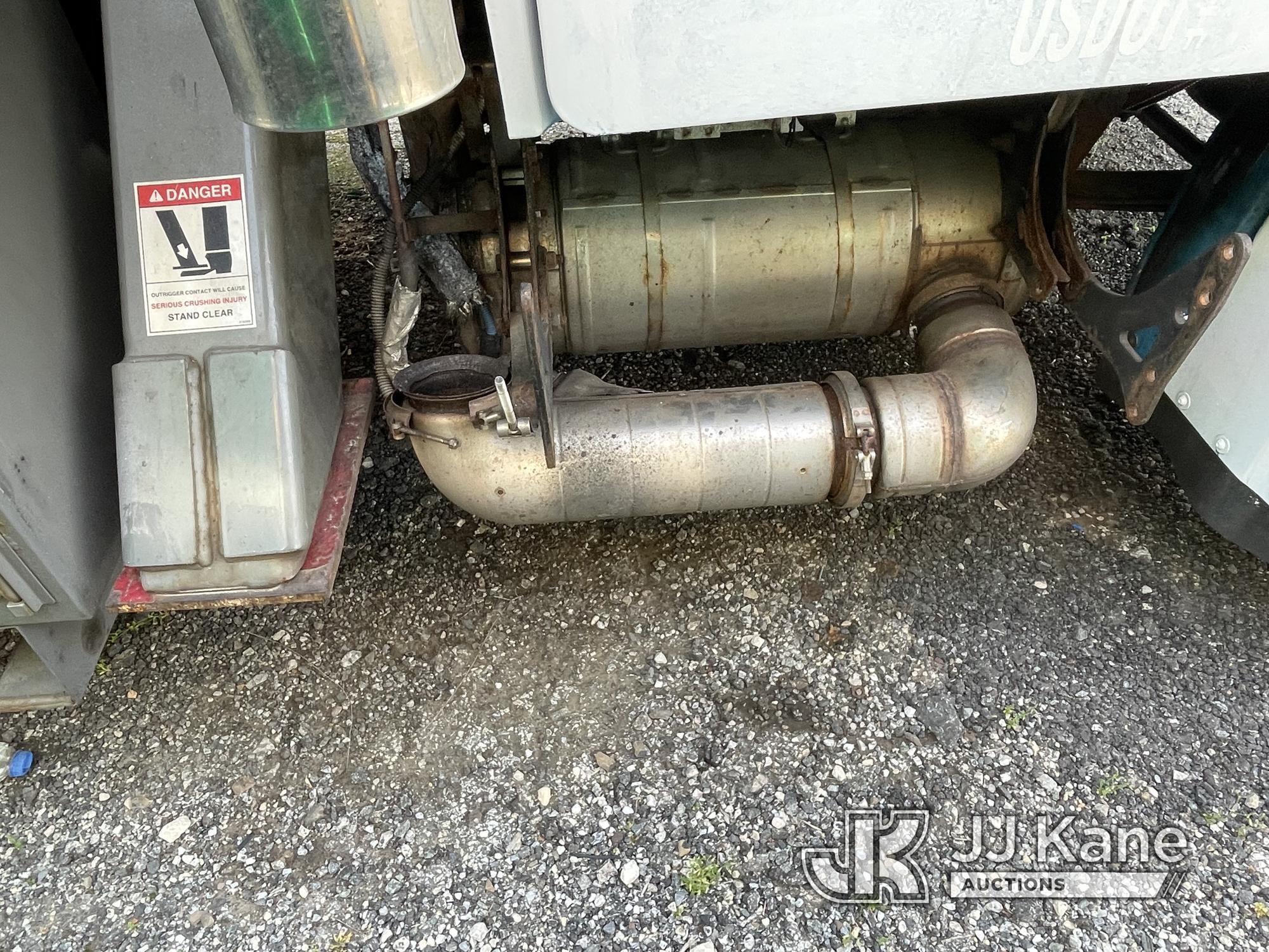 (Plymouth Meeting, PA) Terex/HiRanger SC45, Over-Center Bucket Truck center mounted on 2014 Freightl