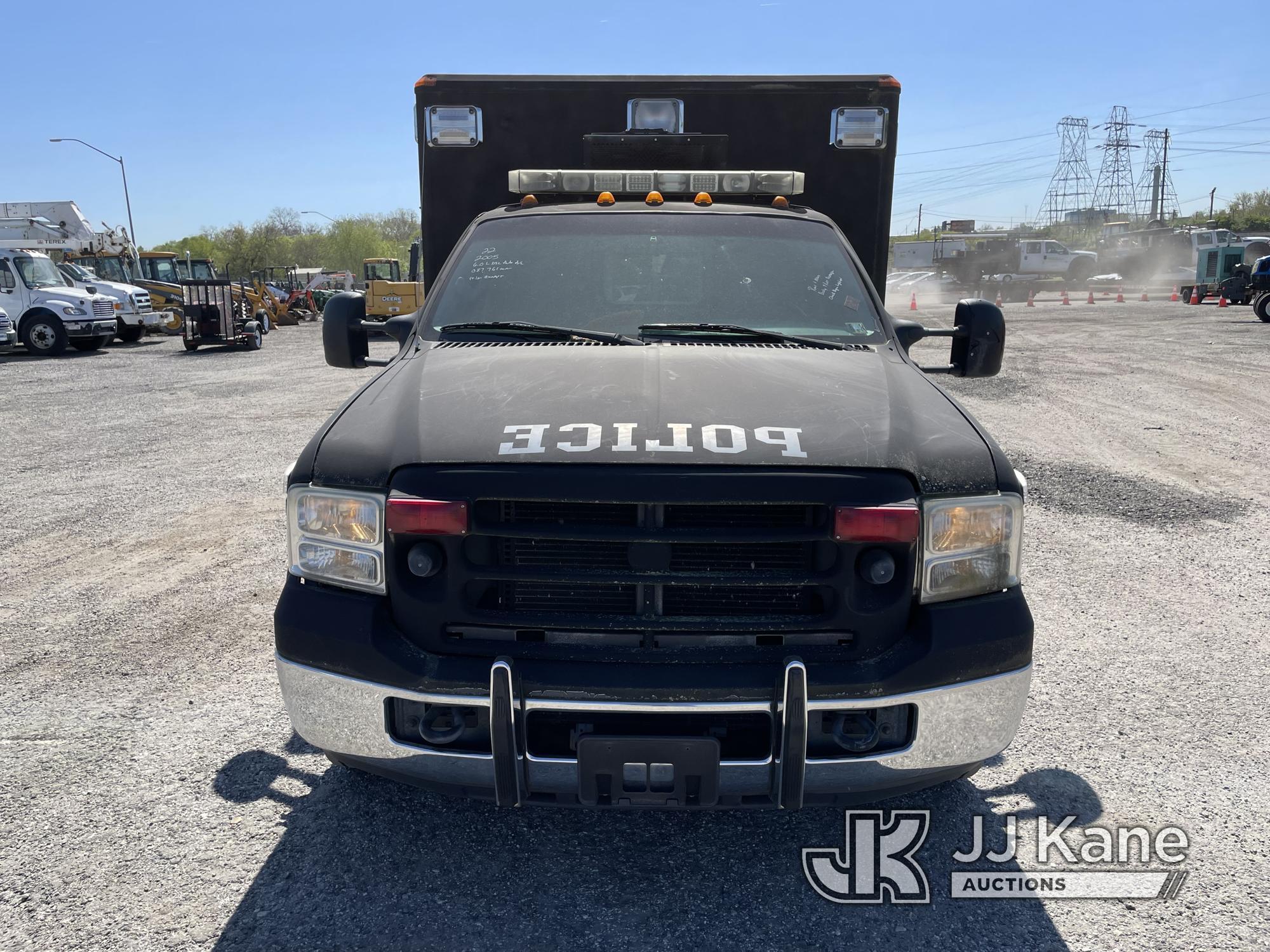 (Plymouth Meeting, PA) 2005 Ford F350 Emergency Response Truck Runs & Moves, Check Engine Light, Bod
