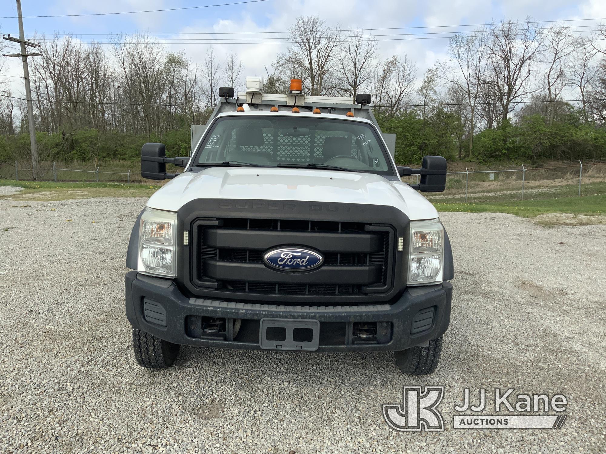 (Fort Wayne, IN) 2012 Ford F450 4x4 Flatbed Truck Runs & Moves
