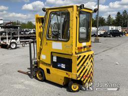 (Chester Springs, PA) Hyster E35XL Solid Tired Forklift Batteries Bad, Not Operating, Condition Unkn
