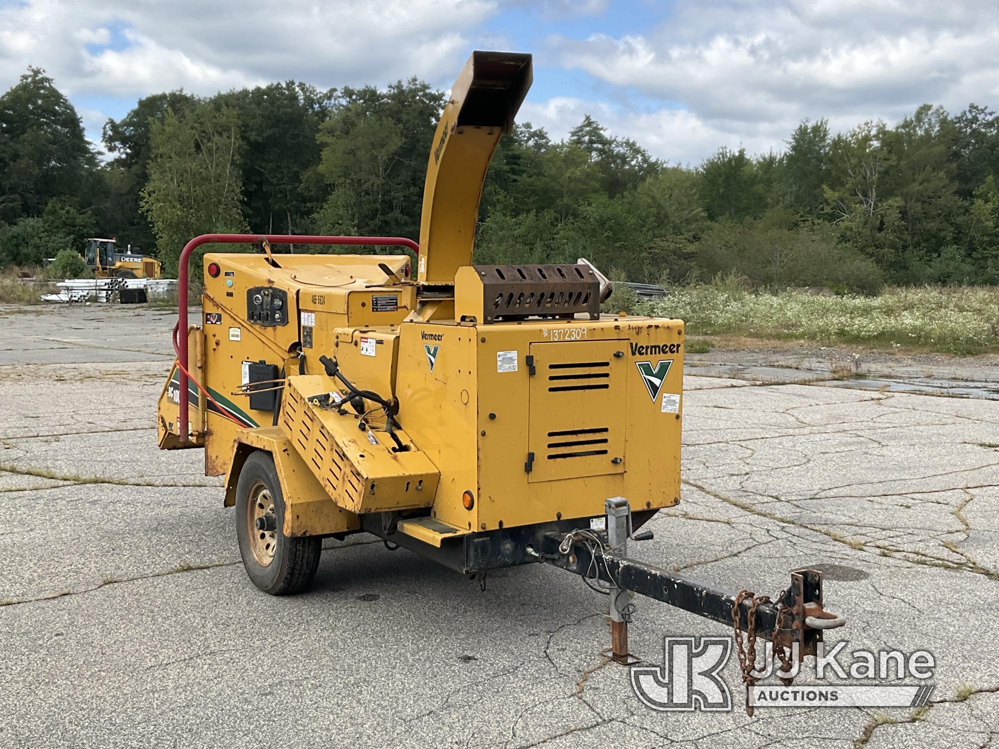 (Wells, ME) 2015 Vermeer BC1000XL Chipper (12in Drum), trailer mtd Not Running, Condition Unknown, B